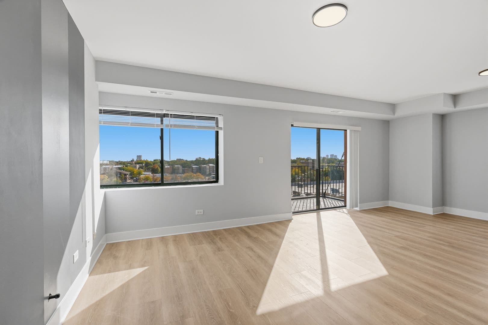 Chicago Apartment: 2451 W Howard Street