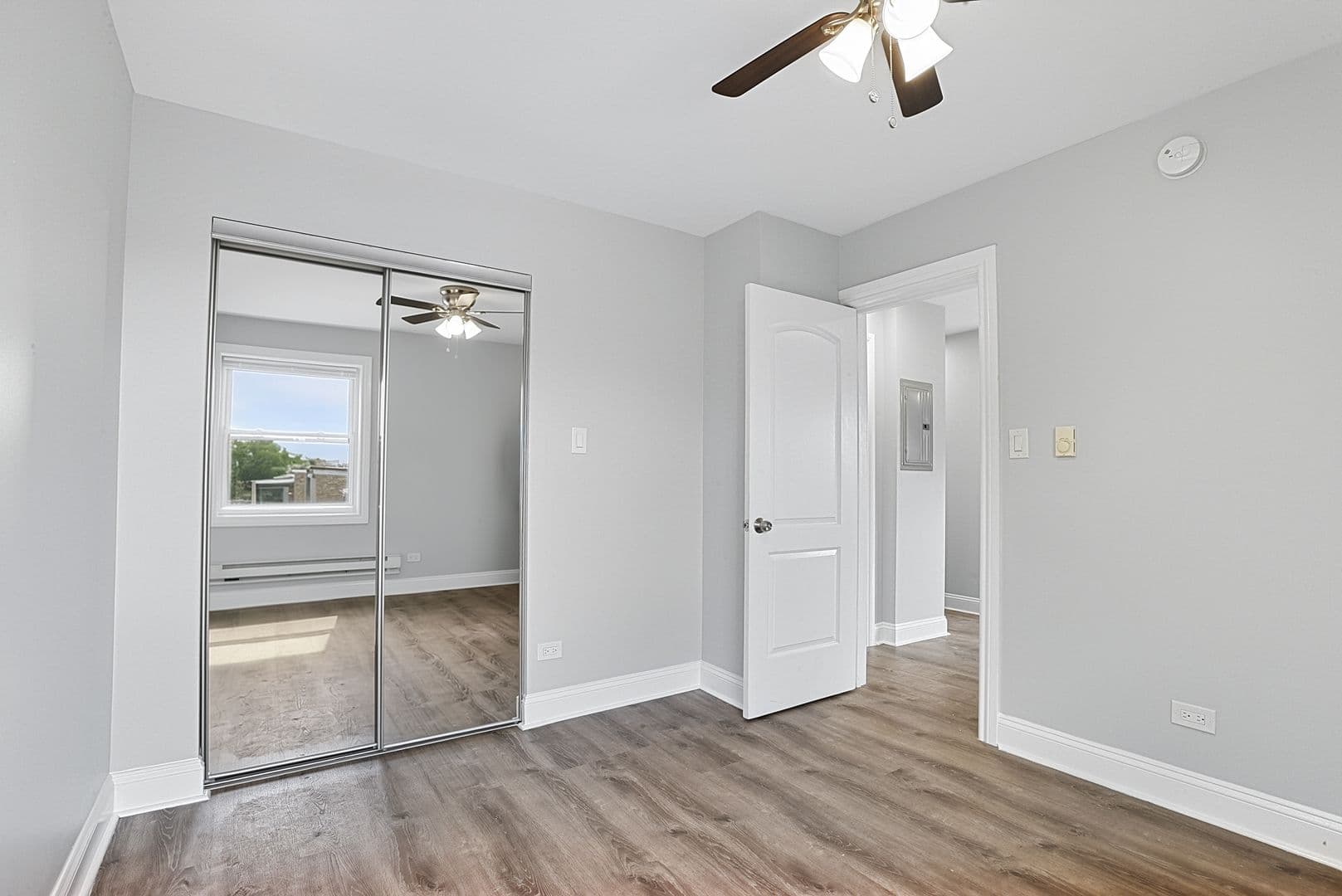Chicago Apartment: 7710 N Sheridan Rd