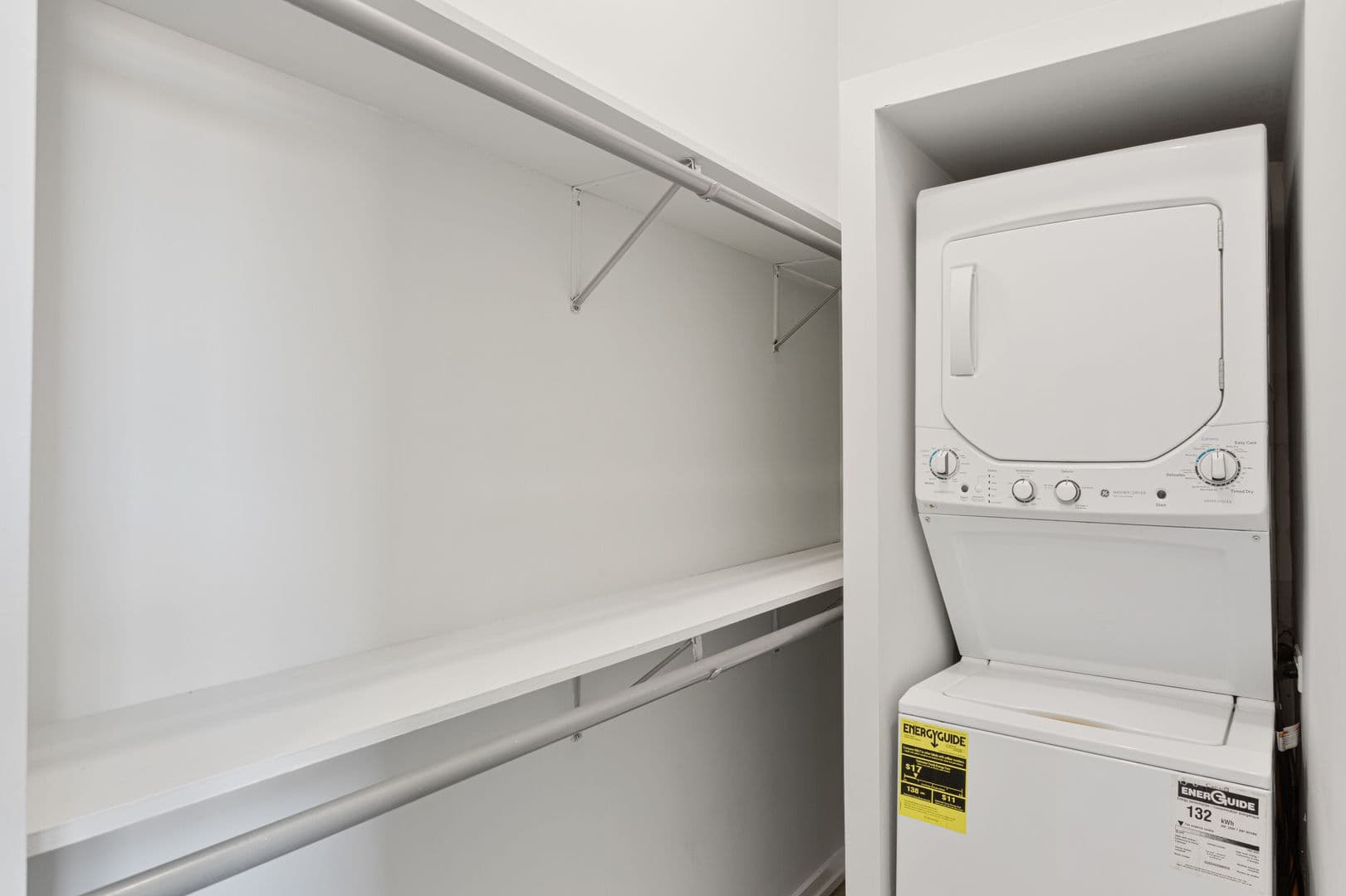 Chicago Apartment: 4875 N Magnolia Ave