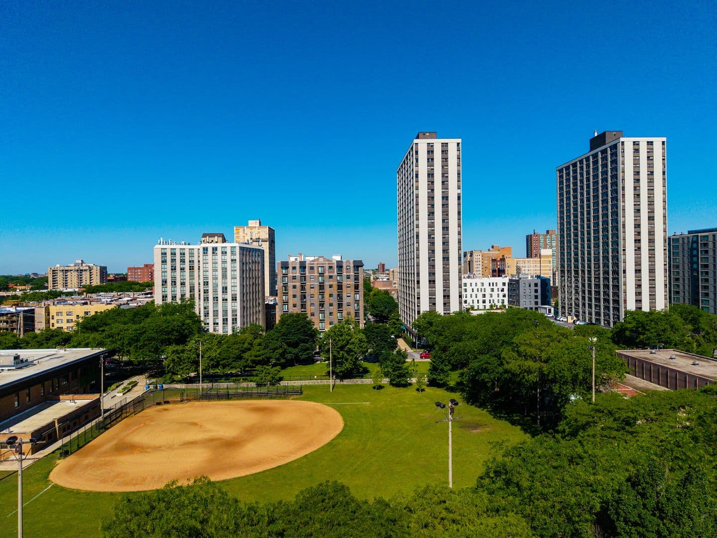 Chicago Apartment: 4520 N Clarendon Ave