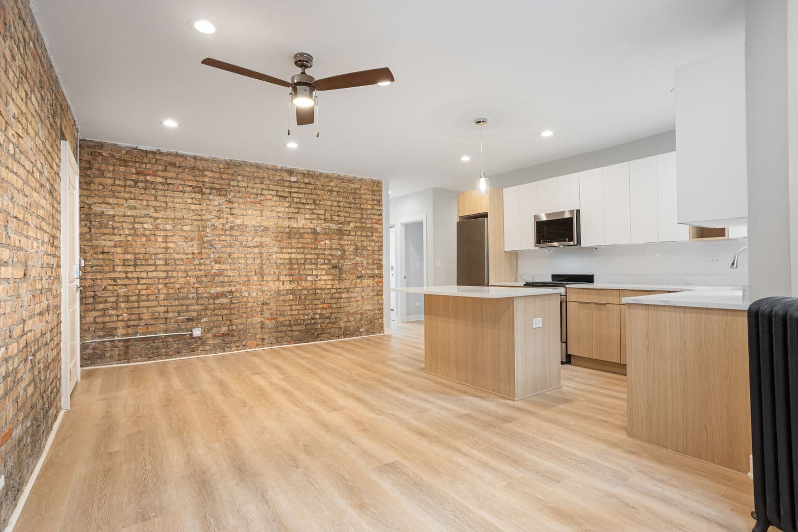 Chicago Apartment: 7381-89 N. Damen Ave