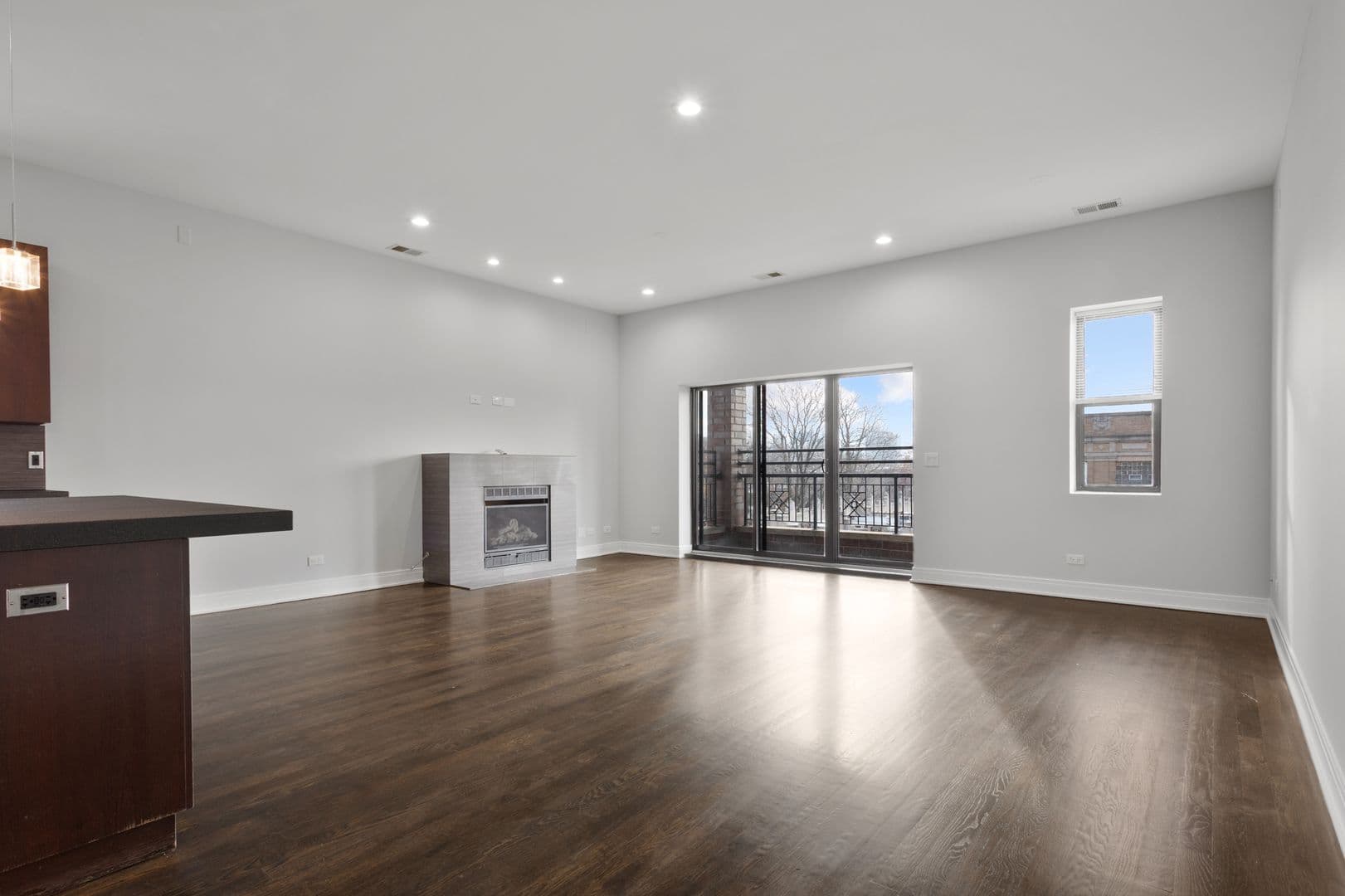 Chicago Apartment: 1412 W Morse