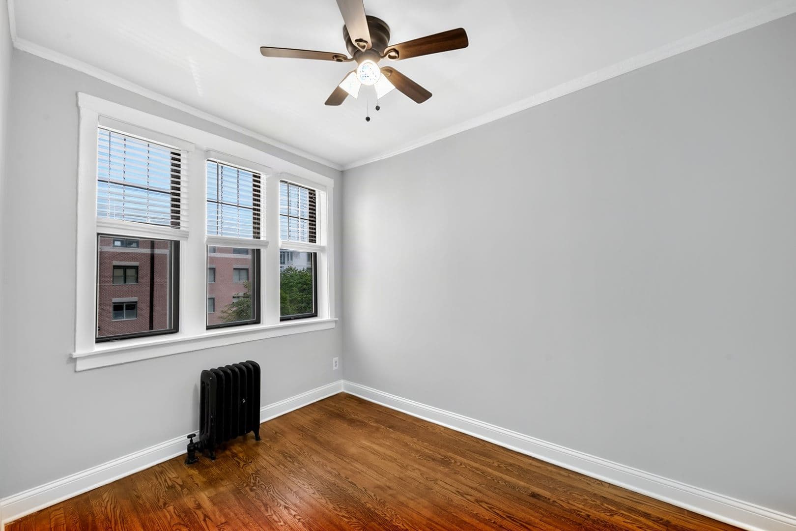 Chicago Apartment: 7618 - 26 N.Eastlake Terrace