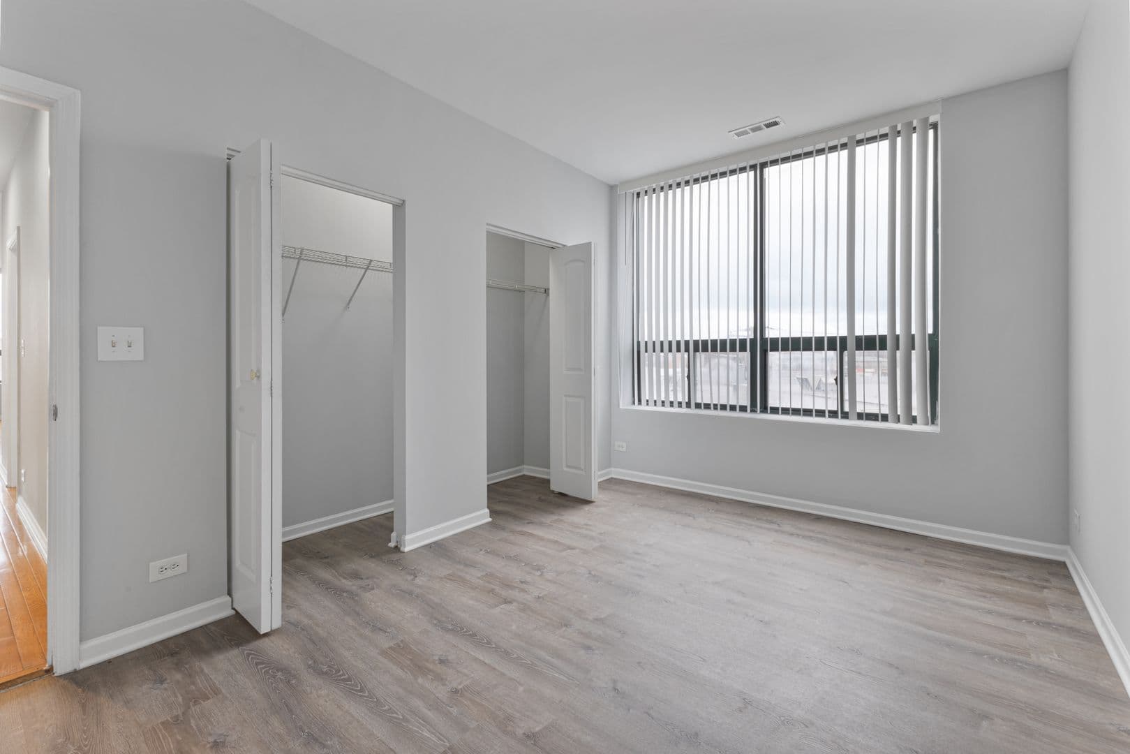 Chicago Apartment: 2451 W Howard Street