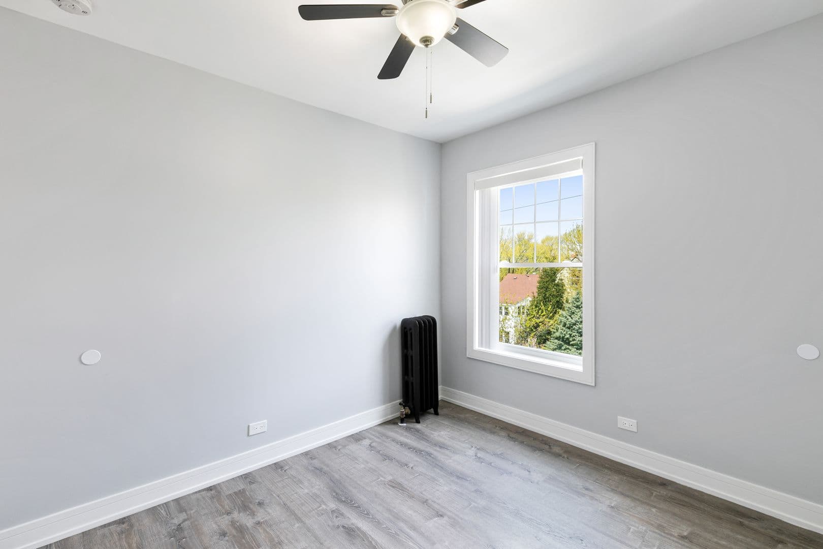 Chicago Apartment: 1902-1908 W Morse Ave