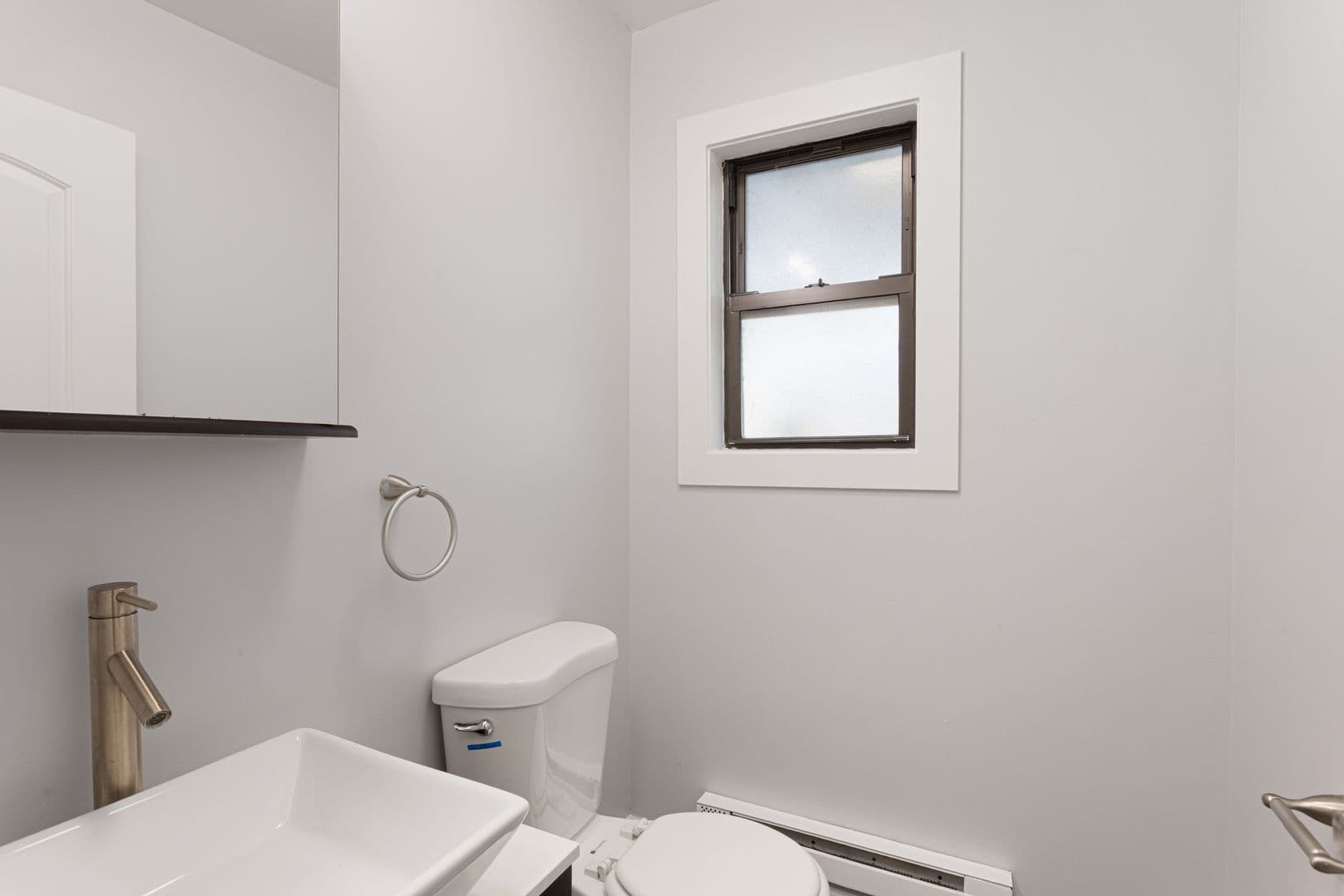 Chicago Apartment: 7545 N Winchester Avenue