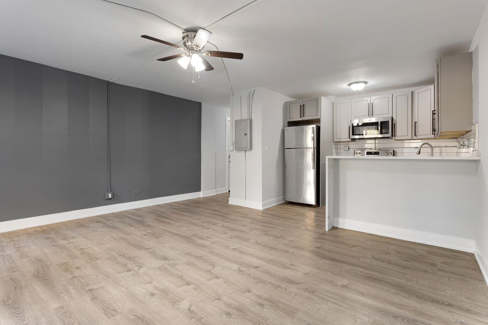 Chicago Apartment: 7070 N Sheridan Rd