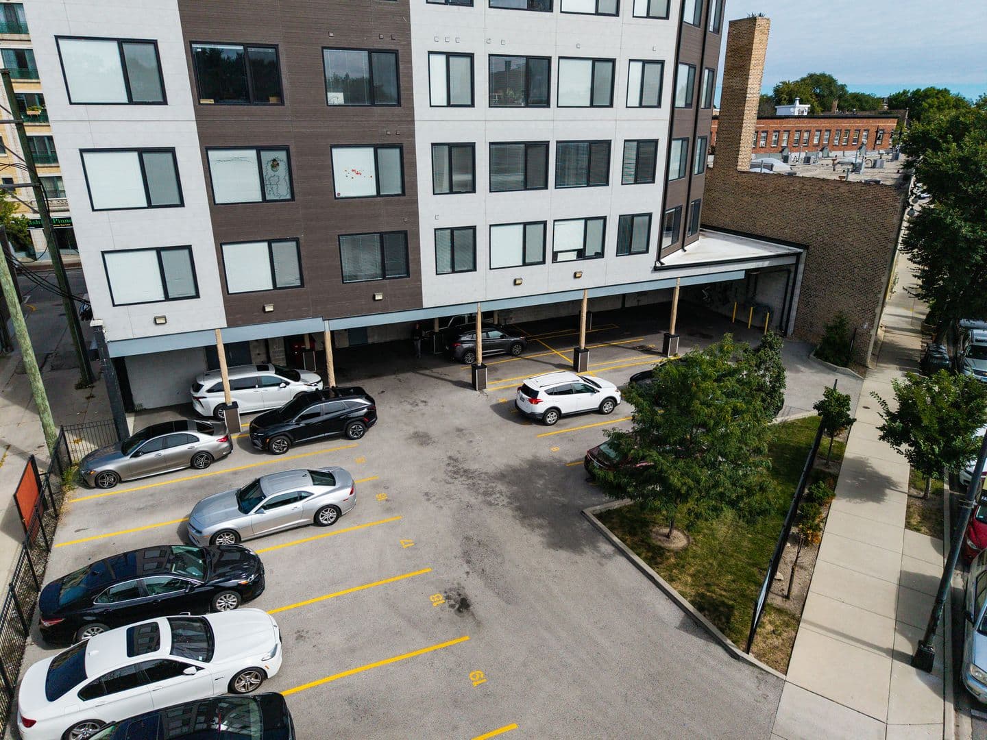 Chicago Apartment: 1531 W Howard Street