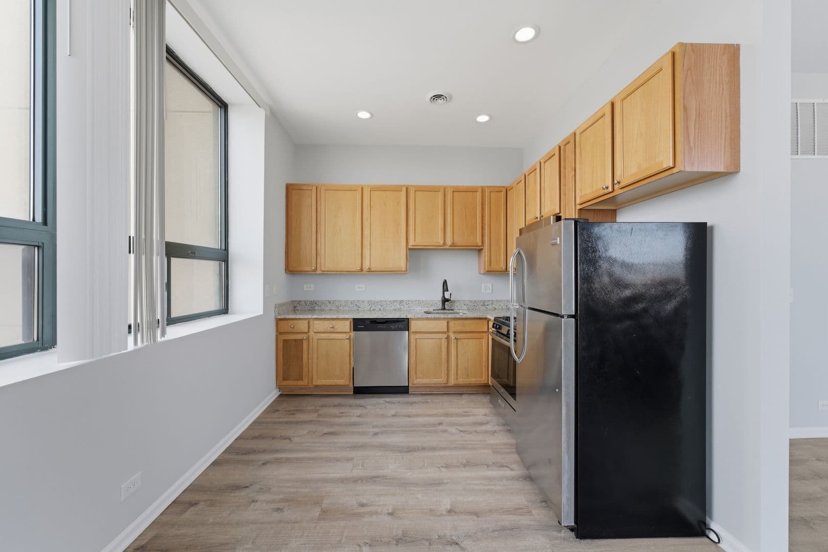 Chicago Apartment: 2451 W Howard Street