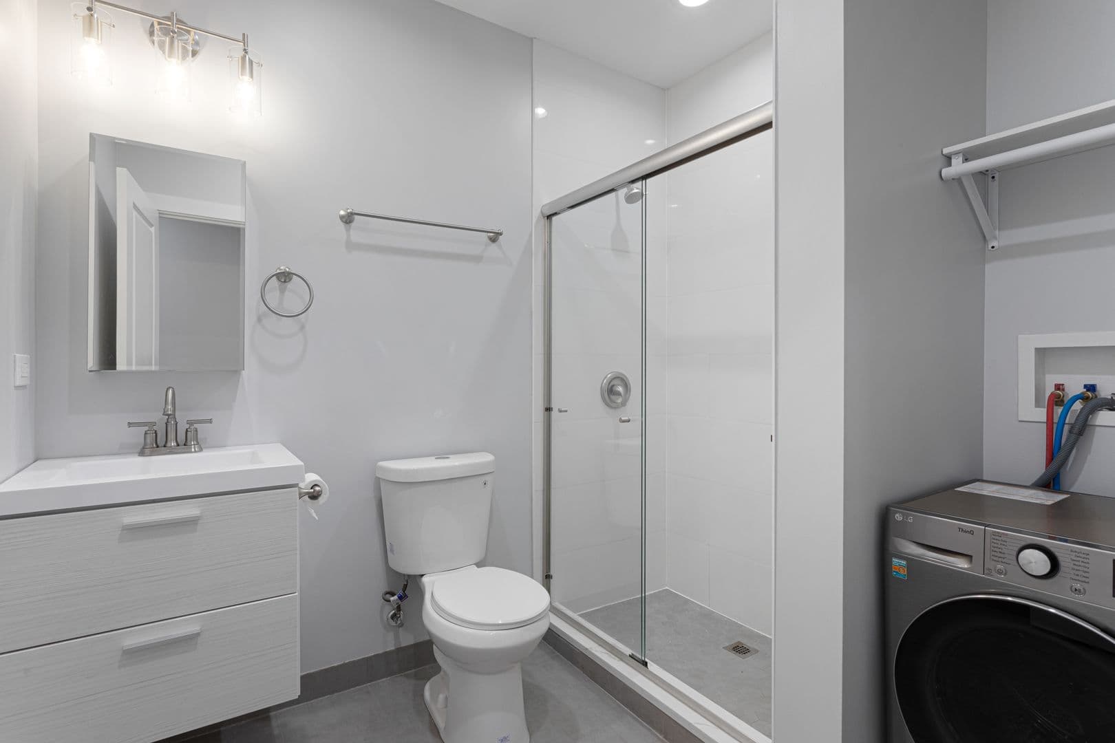 Chicago Apartment: 7381-89 N. Damen Ave