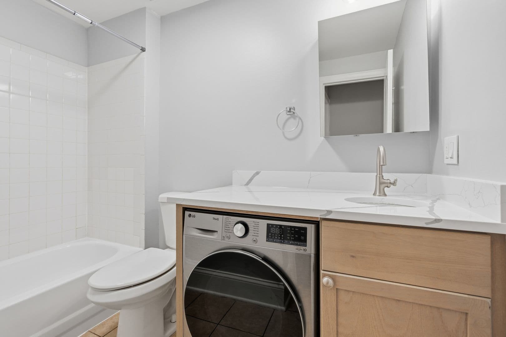 Chicago Apartment: 7736-42 N Ashland Ave