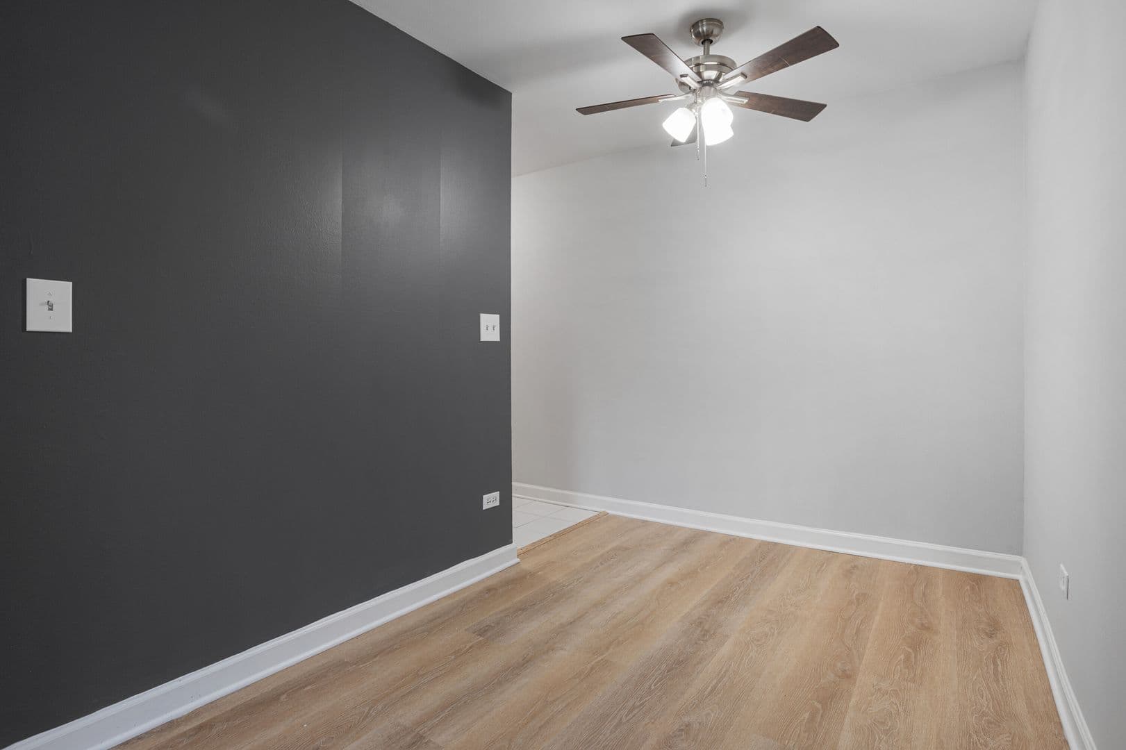 Chicago Apartment: 6758 N. Sheridan Rd.
