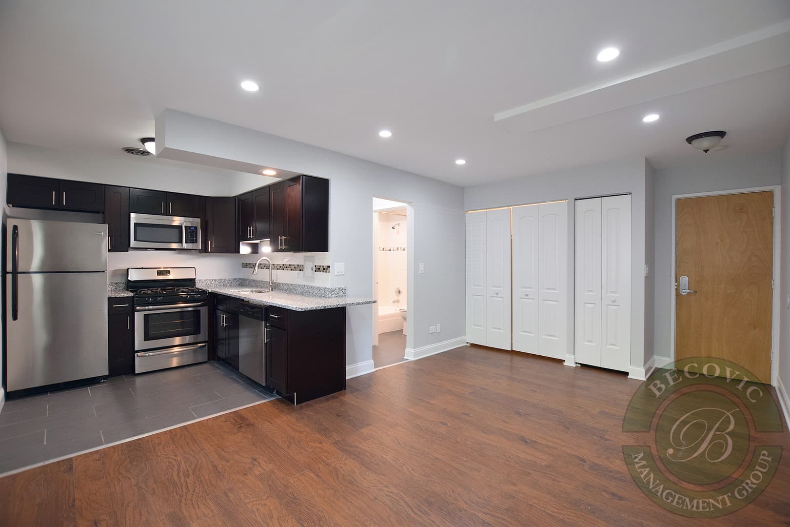 Chicago Apartment: 6201 N Kenmore Ave