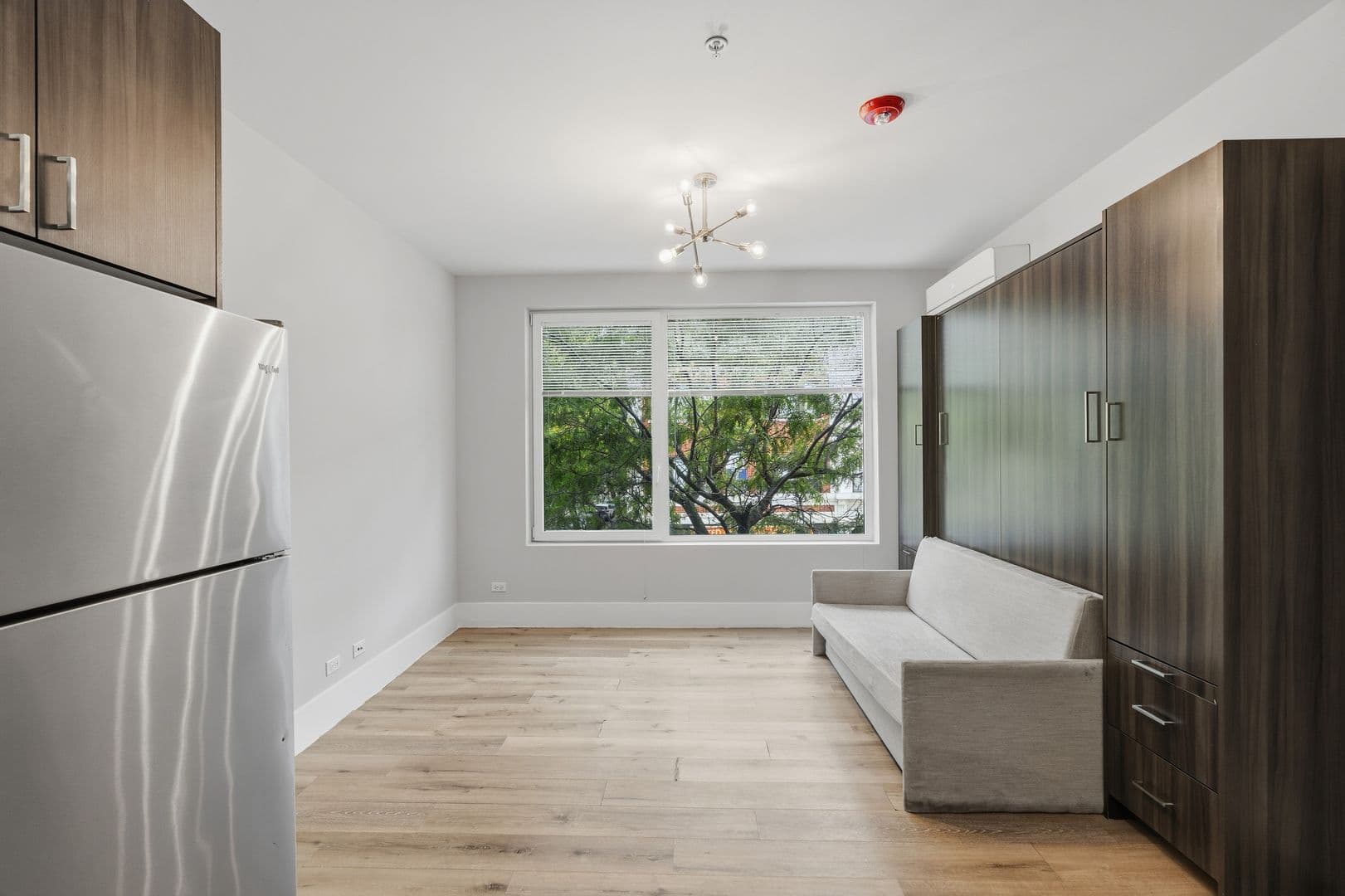 Chicago Apartment: 1531 W Howard Street