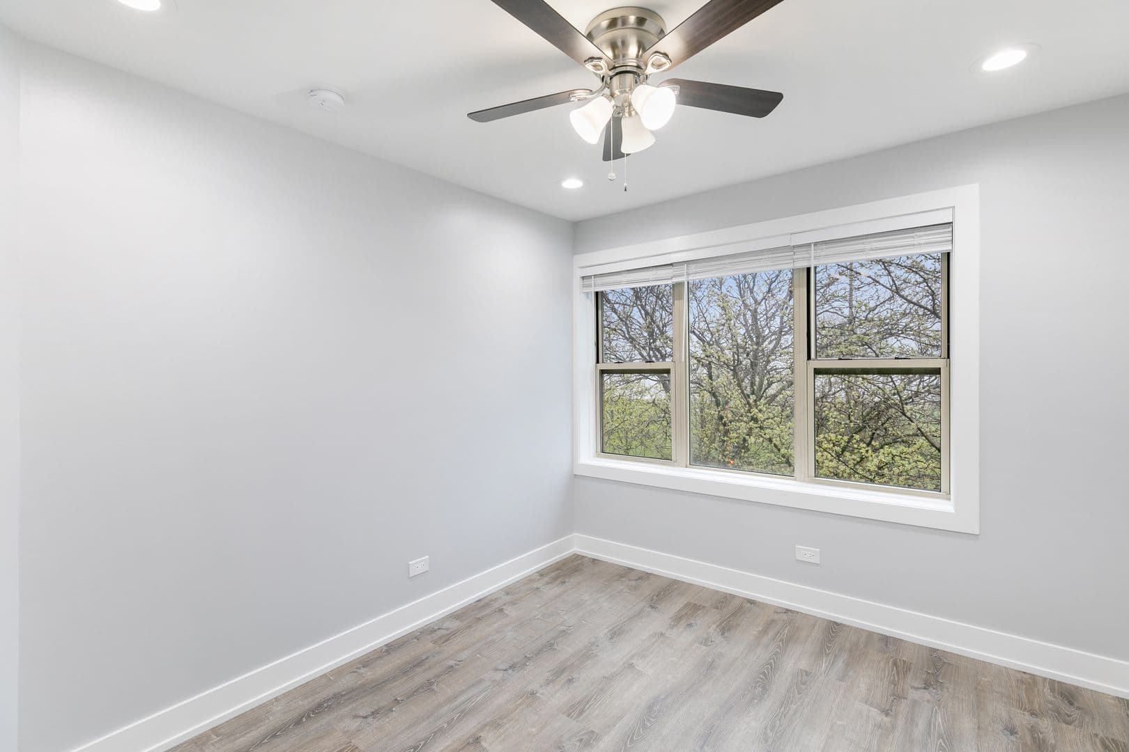 Chicago Apartment: 7070 N Sheridan Rd