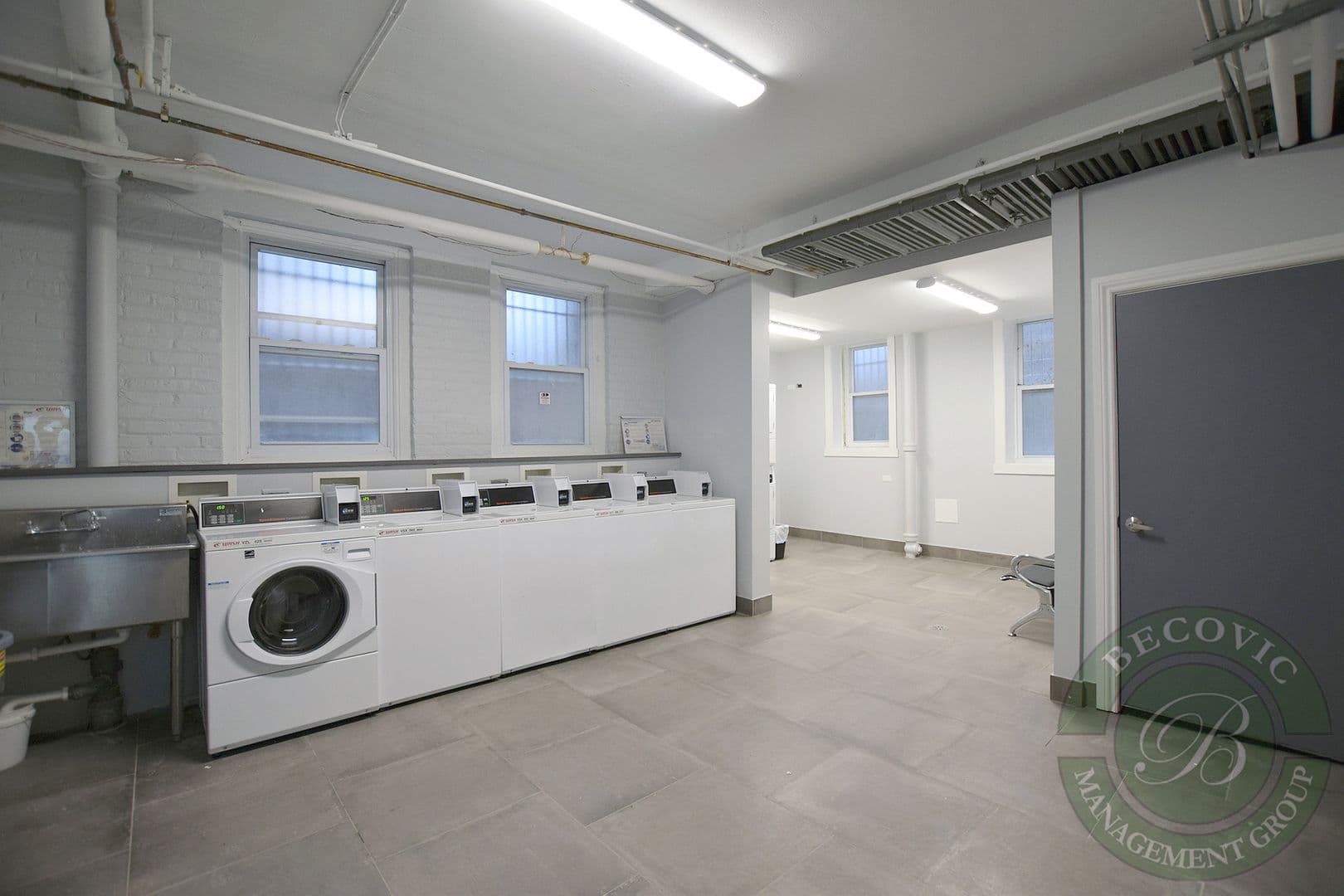 Chicago Apartment: 1521 W Sherwin Ave