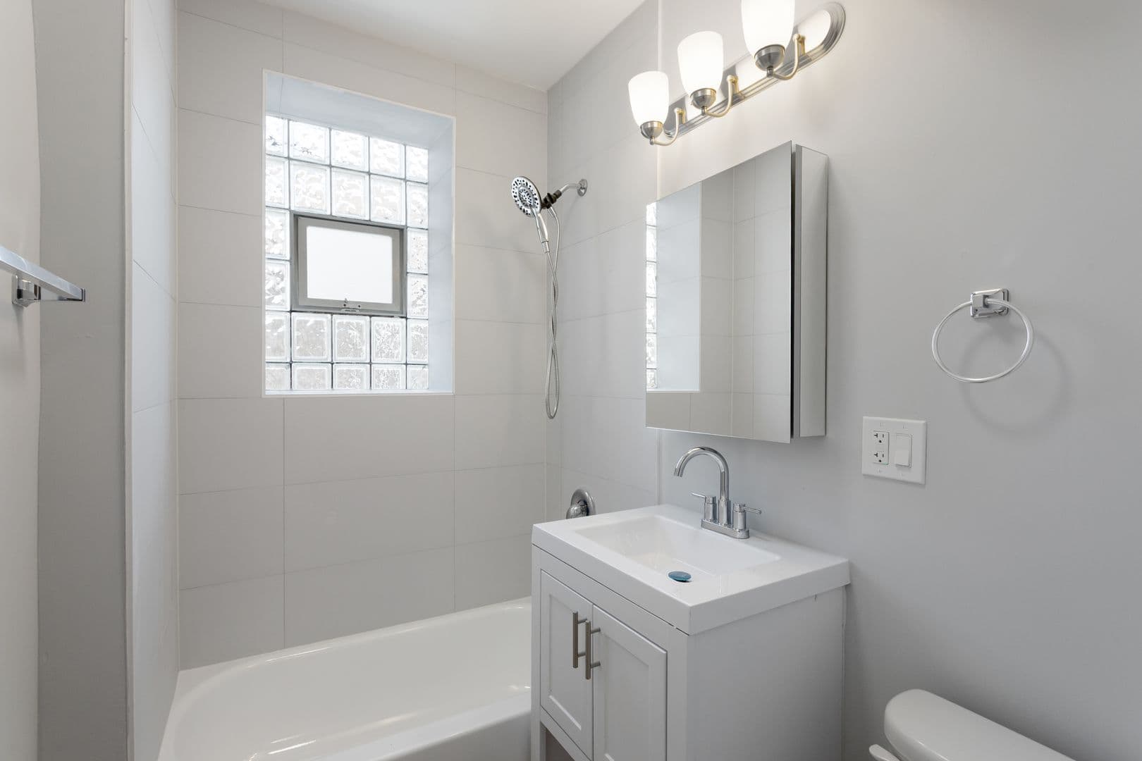 Chicago Apartment: 1632-44 W. Howard