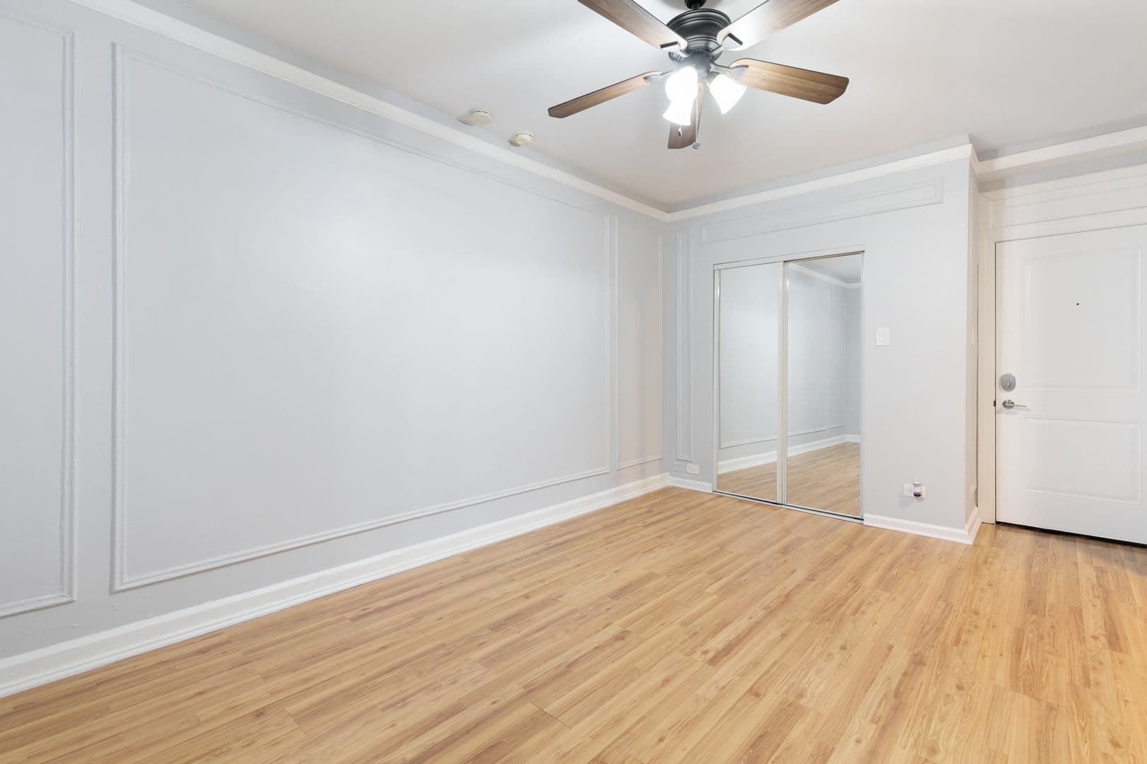 Chicago Apartment: 5860 N Kenmore Avenue