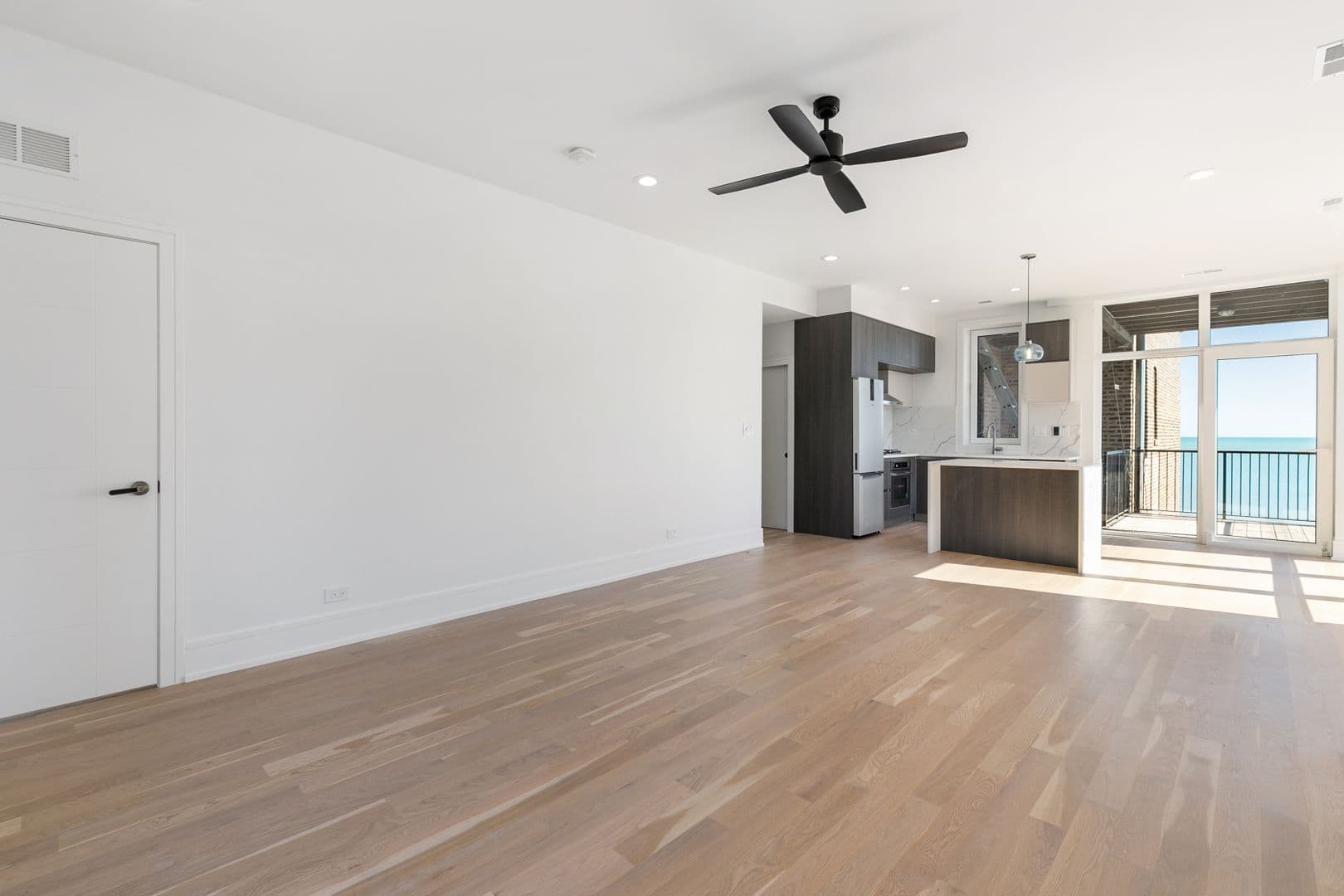 Chicago Apartment: 7729-31 N Eastlake Terrace