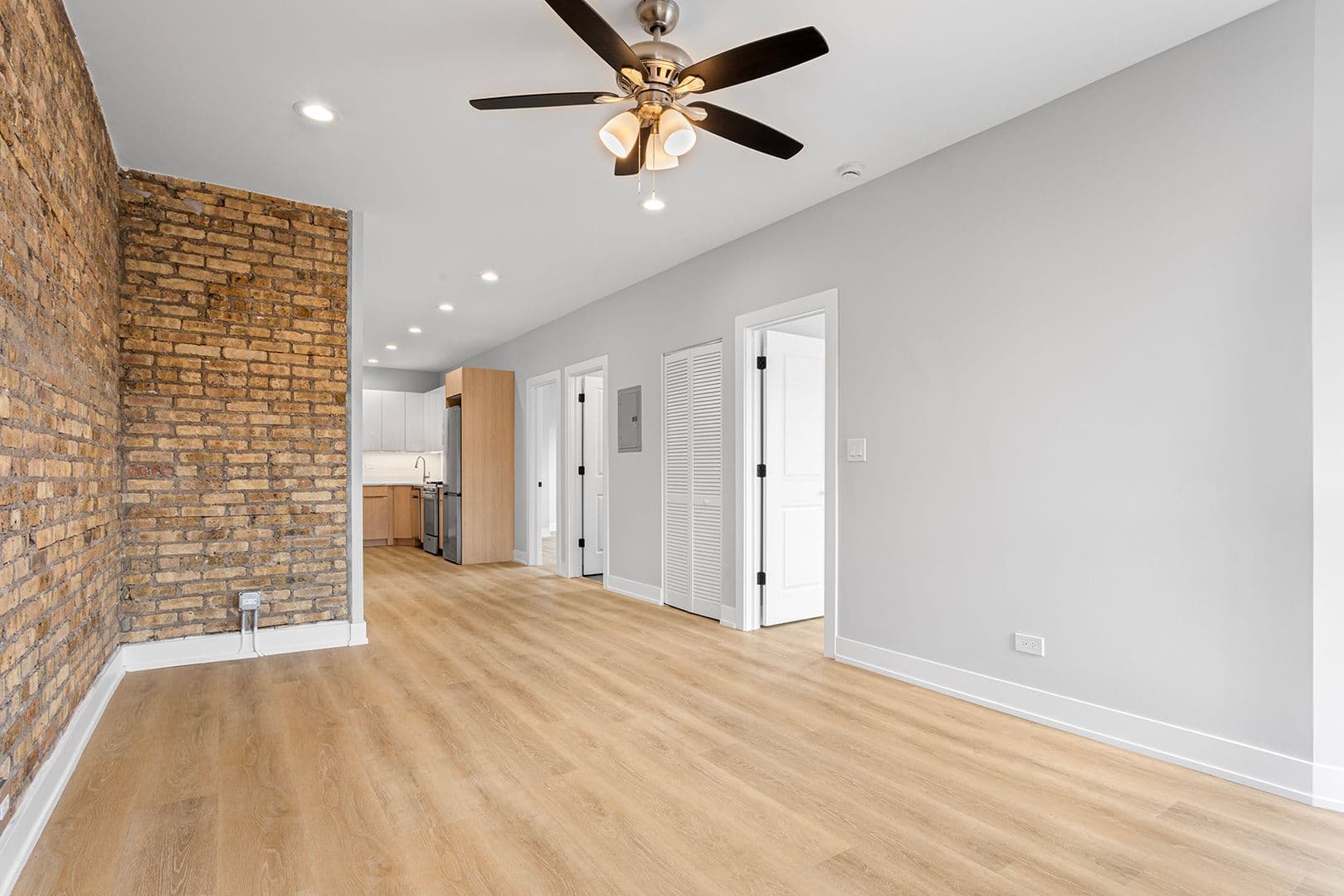 Chicago Apartment: 1649-1655 W. Jonquil