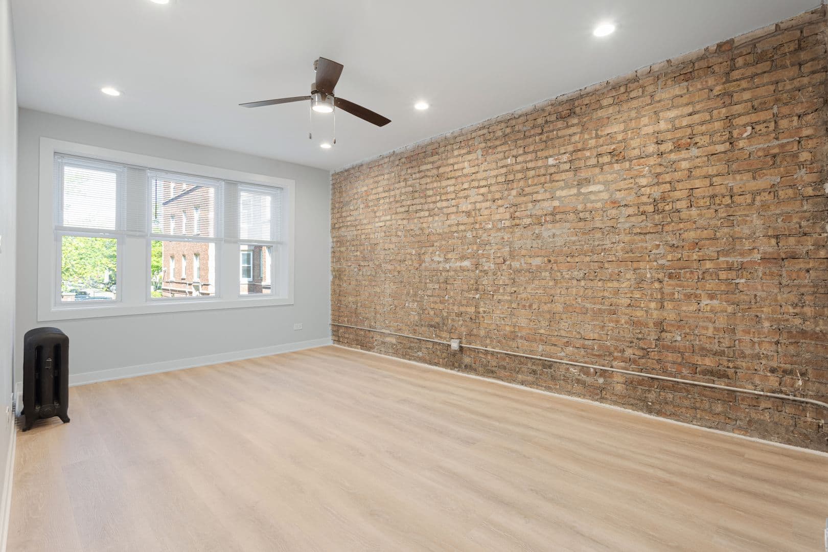 Chicago Apartment: 7381-89 N. Damen Ave