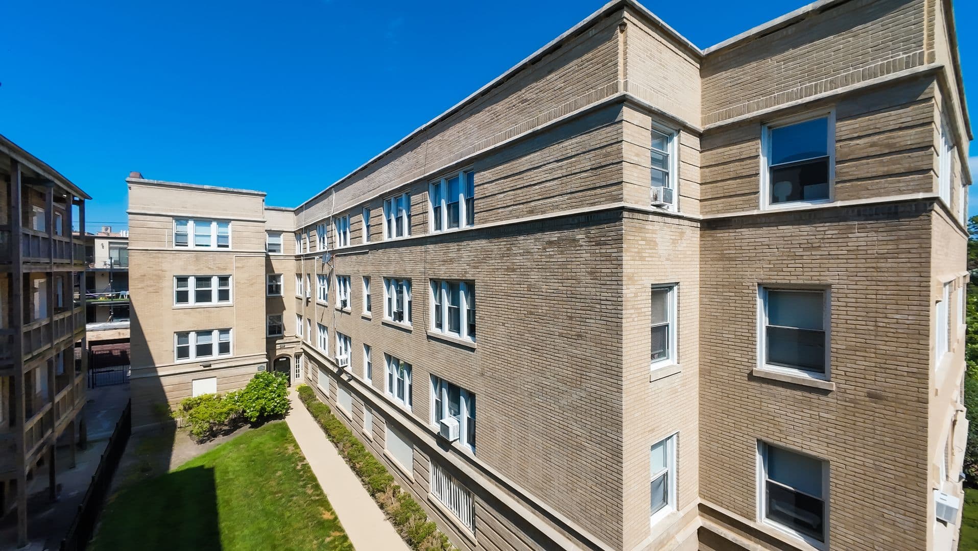 Chicago Apartment: 7736-42 N Ashland Ave
