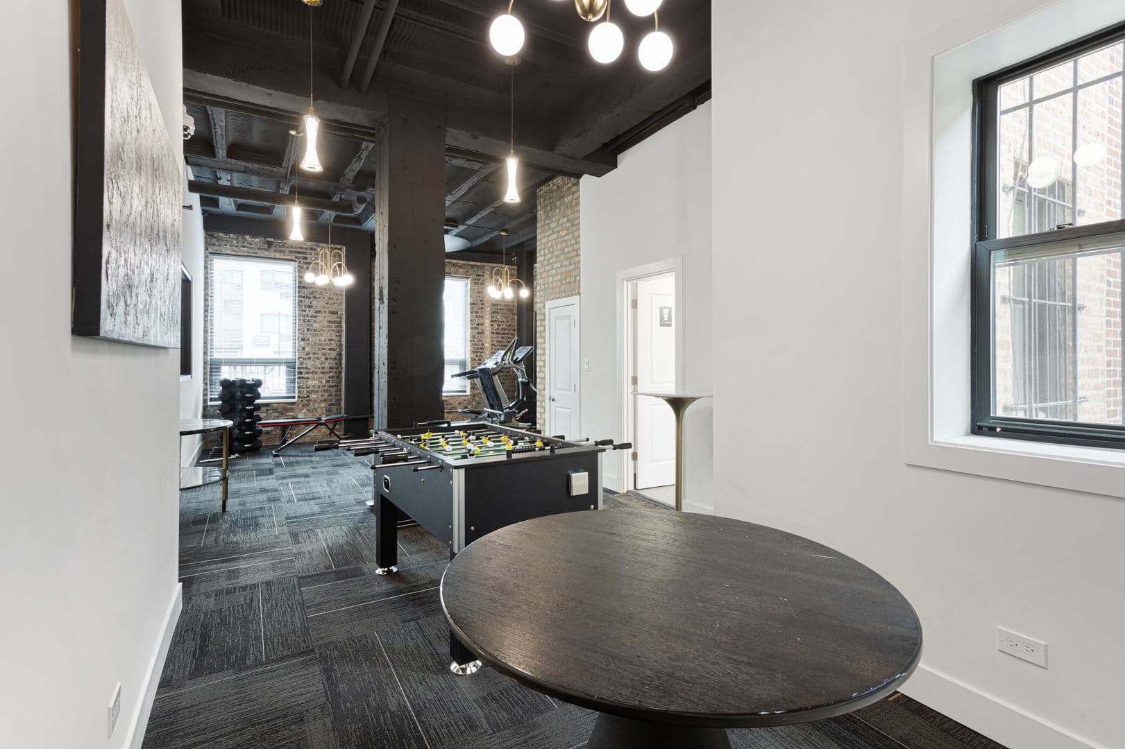 Chicago Apartment: 6026 N Winthrop
