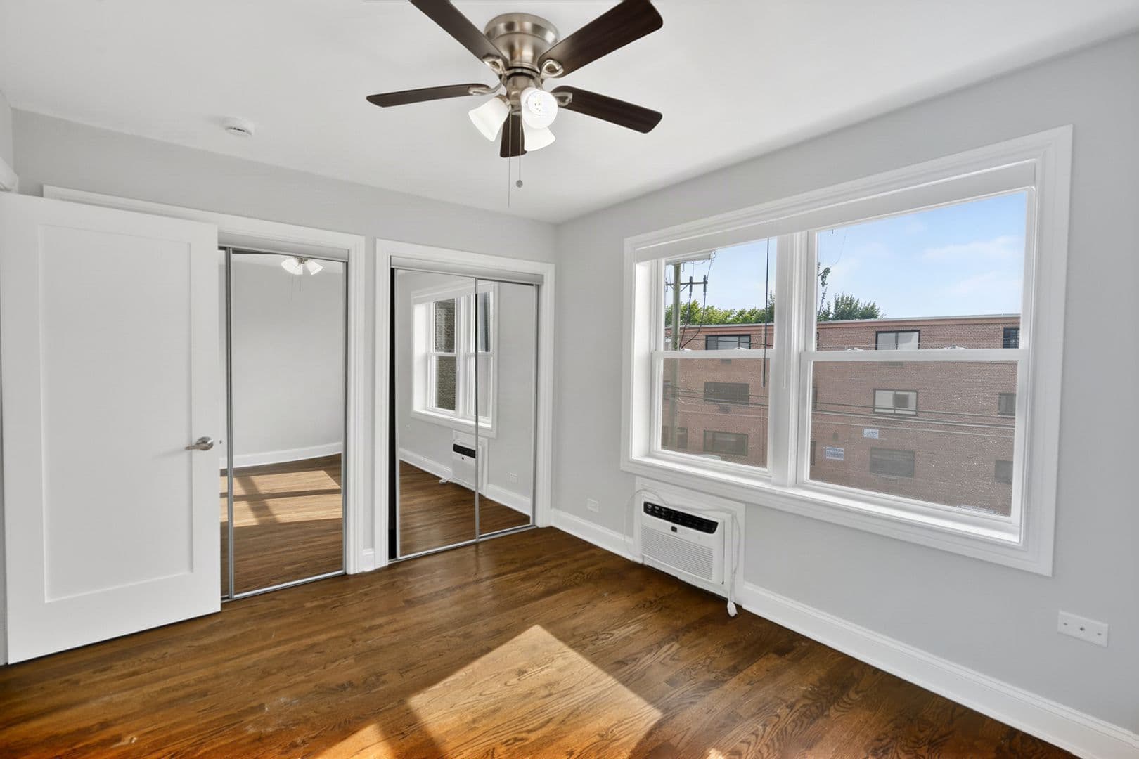 Chicago Apartment: 7630 - 38 N Eastlake Ter