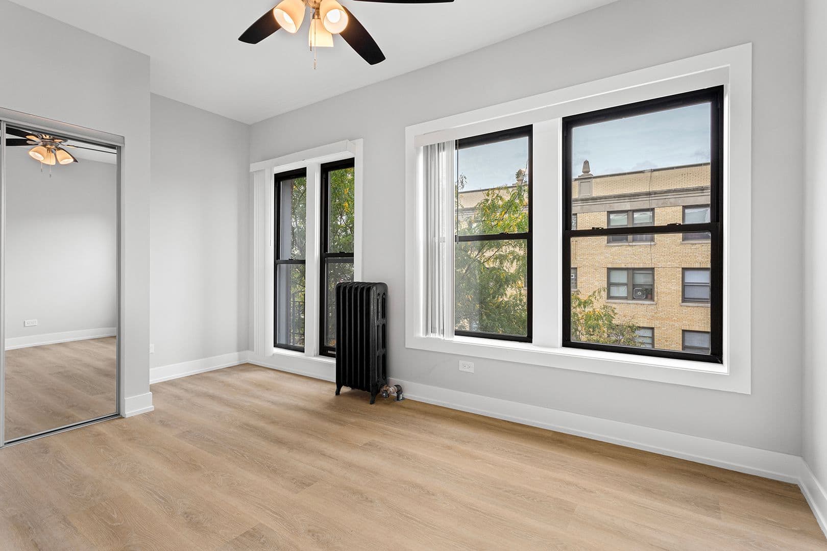 Chicago Apartment: 1649-1655 W. Jonquil