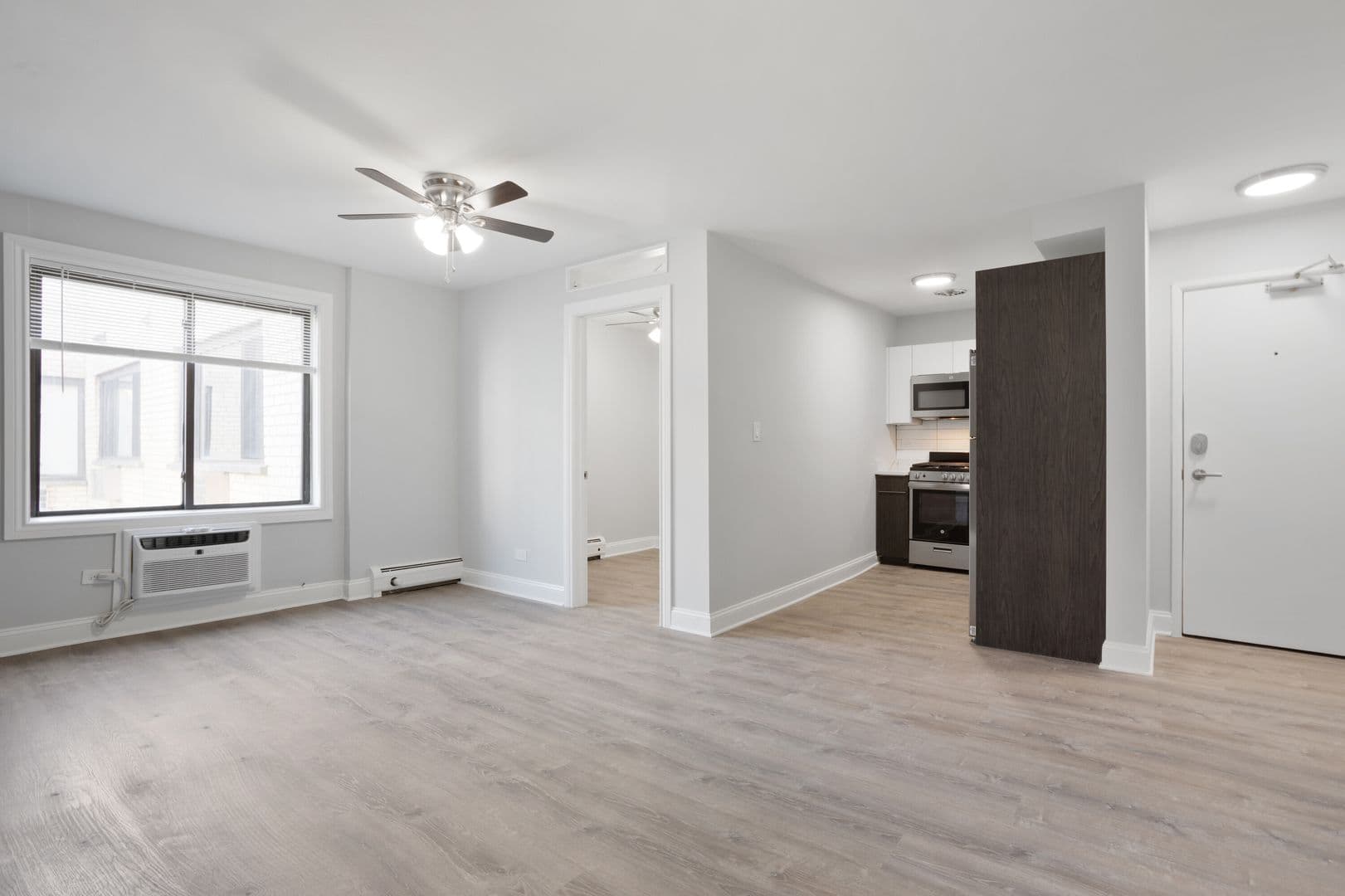 Chicago Apartment: 6758 N. Sheridan Rd.