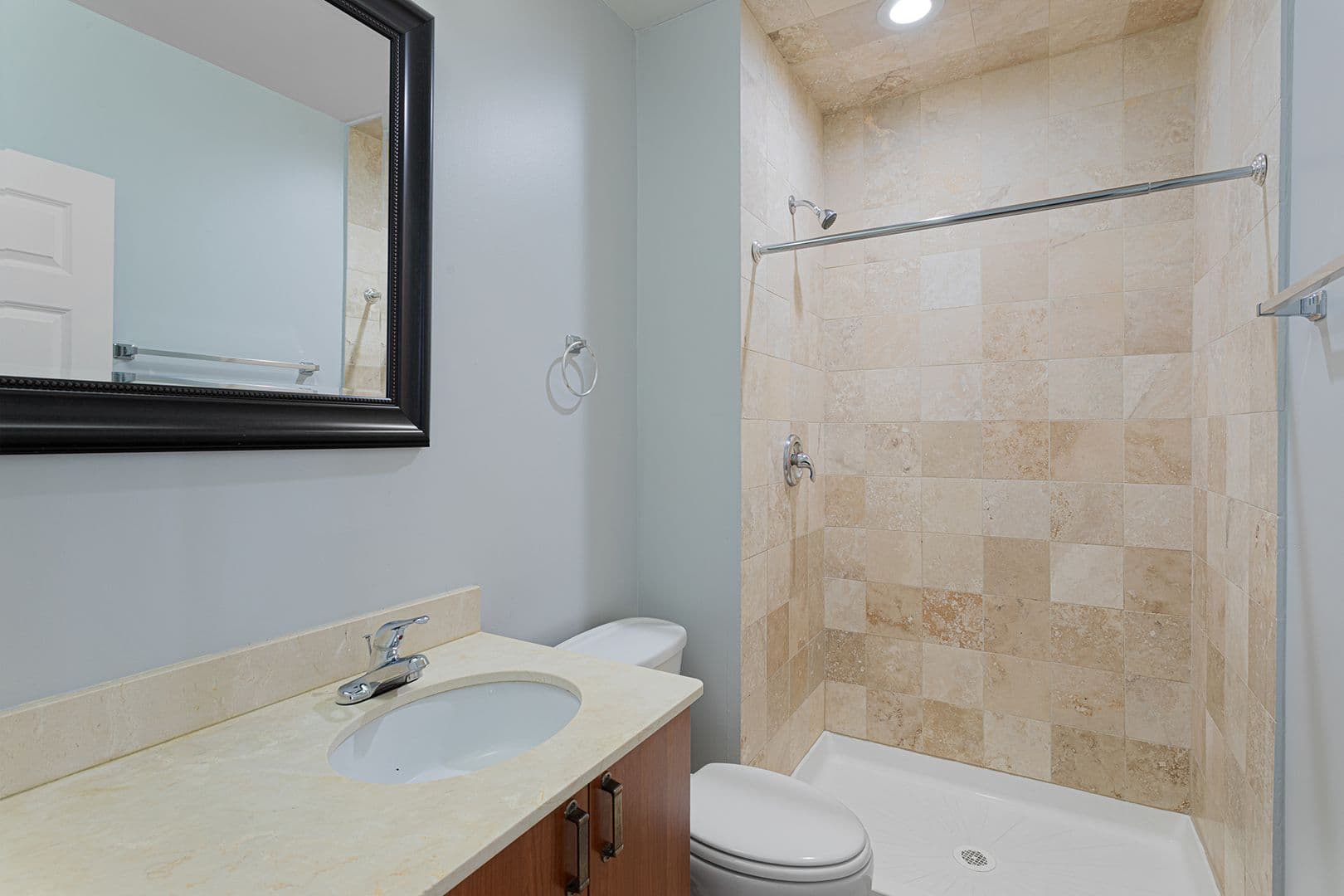 Chicago Apartment: 7526-7530 N Seeley Avenue