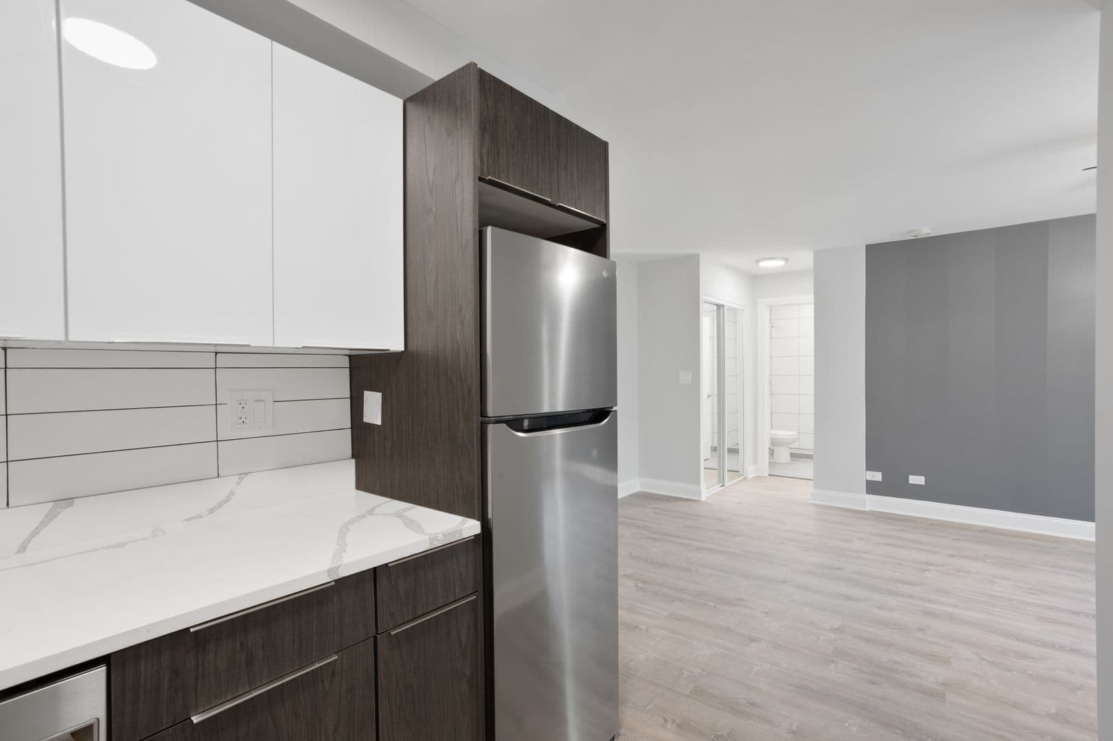 Chicago Apartment: 6758 N. Sheridan Rd.