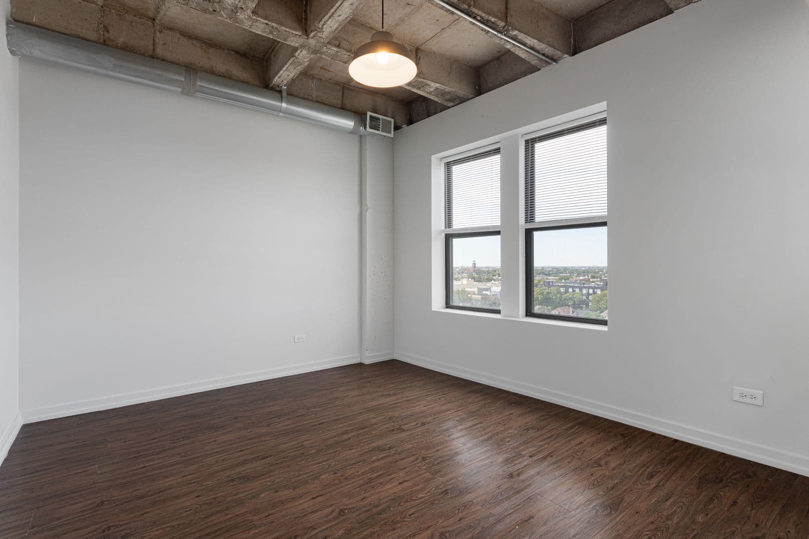 Chicago Apartment: 1325 W Wilson Avenue