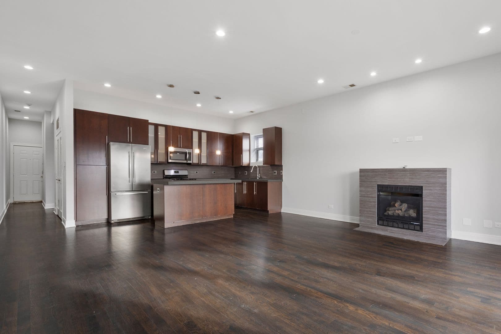 Chicago Apartment: 1412 W Morse