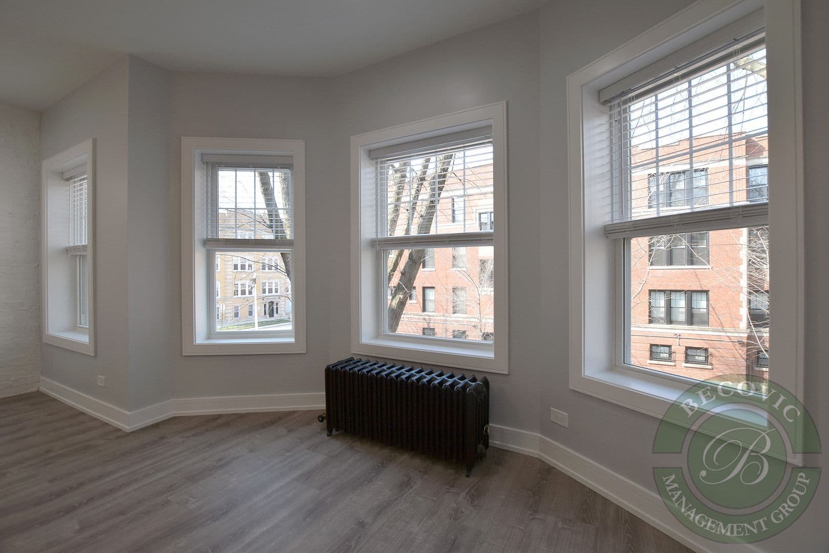 Chicago Apartment: 6035-6045 N Winthrop