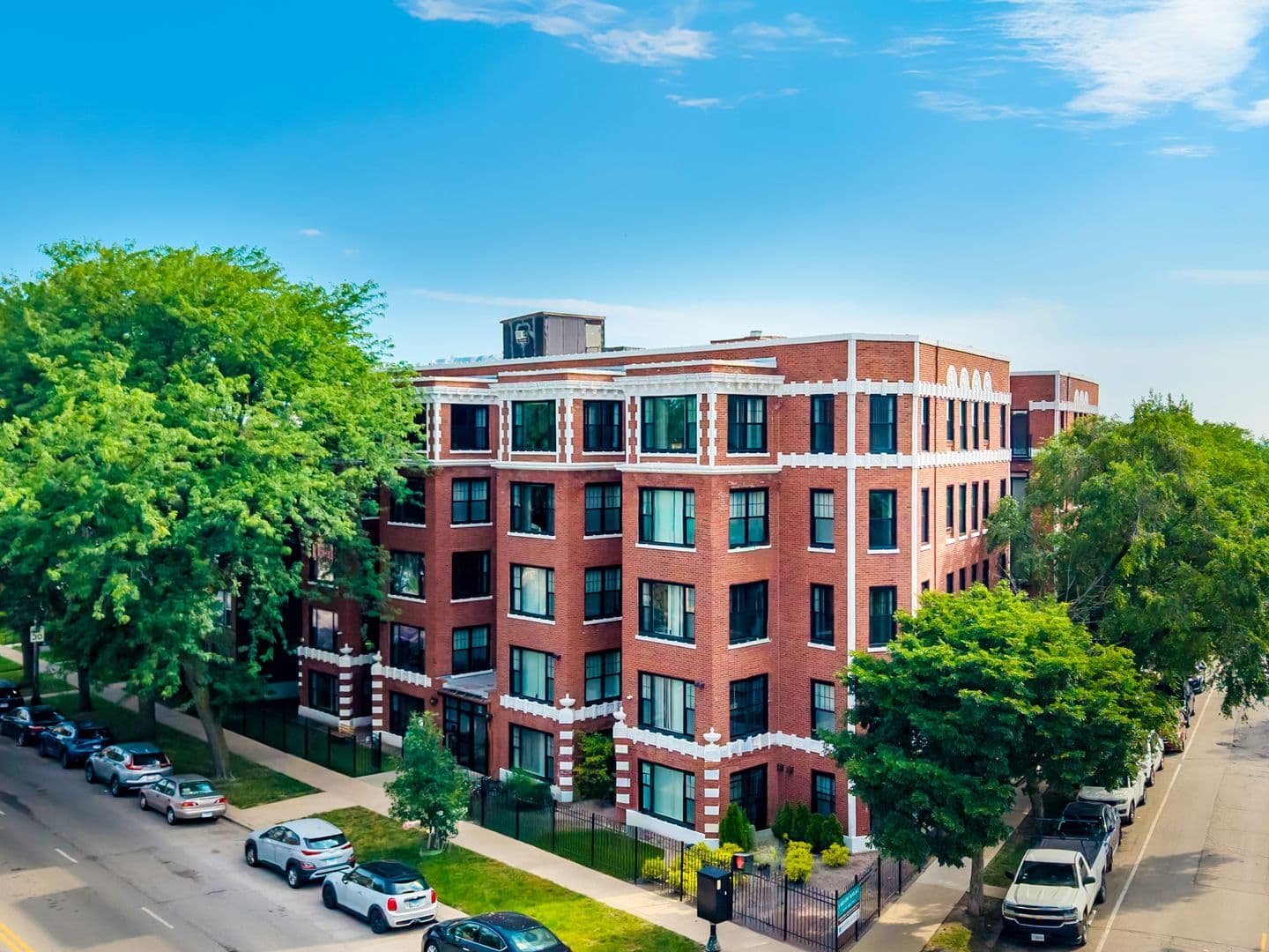 Chicago Apartment: 7645 N Sheridan Rd