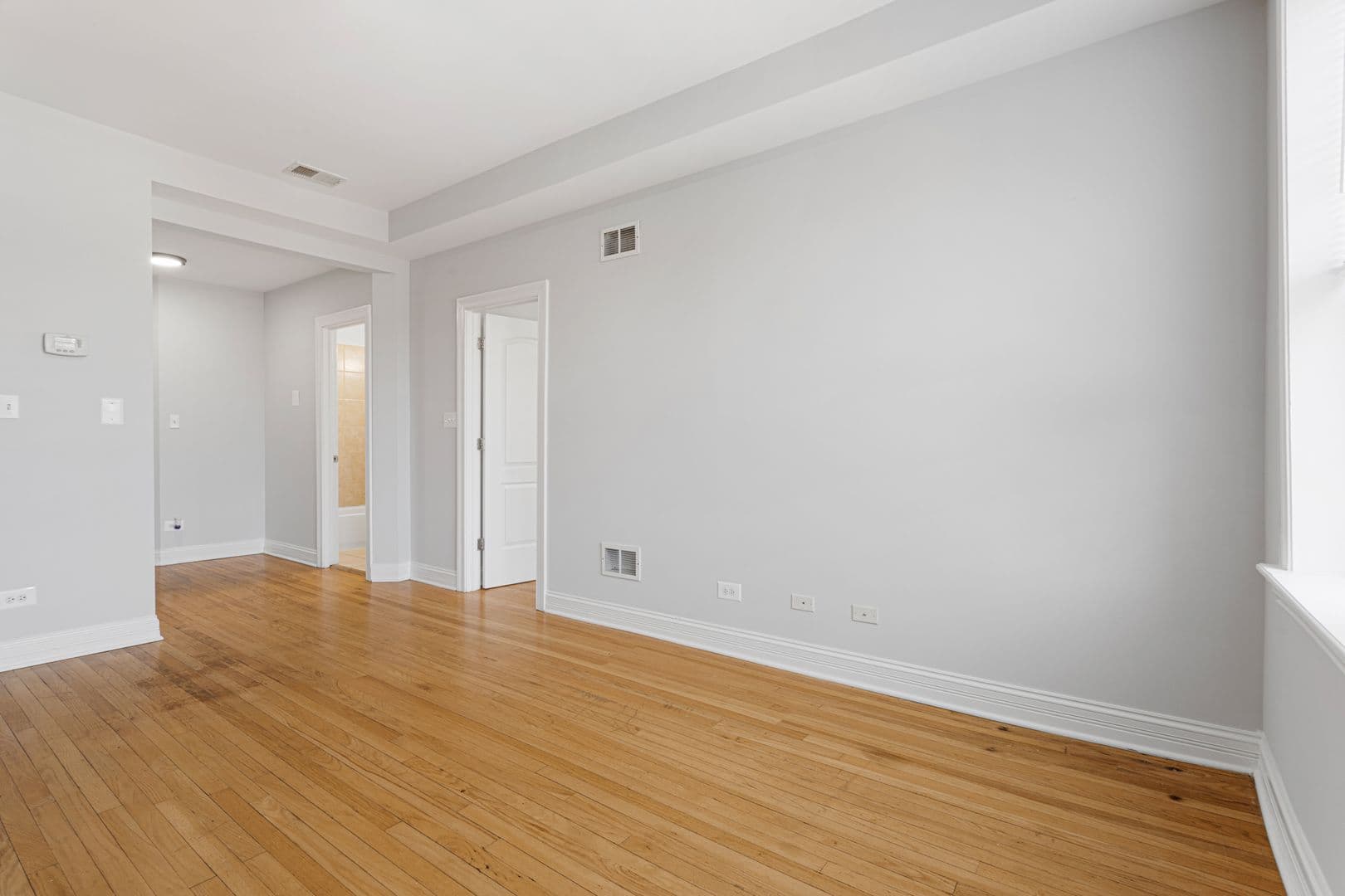 Chicago Apartment: 7320-30 N Damen Ave