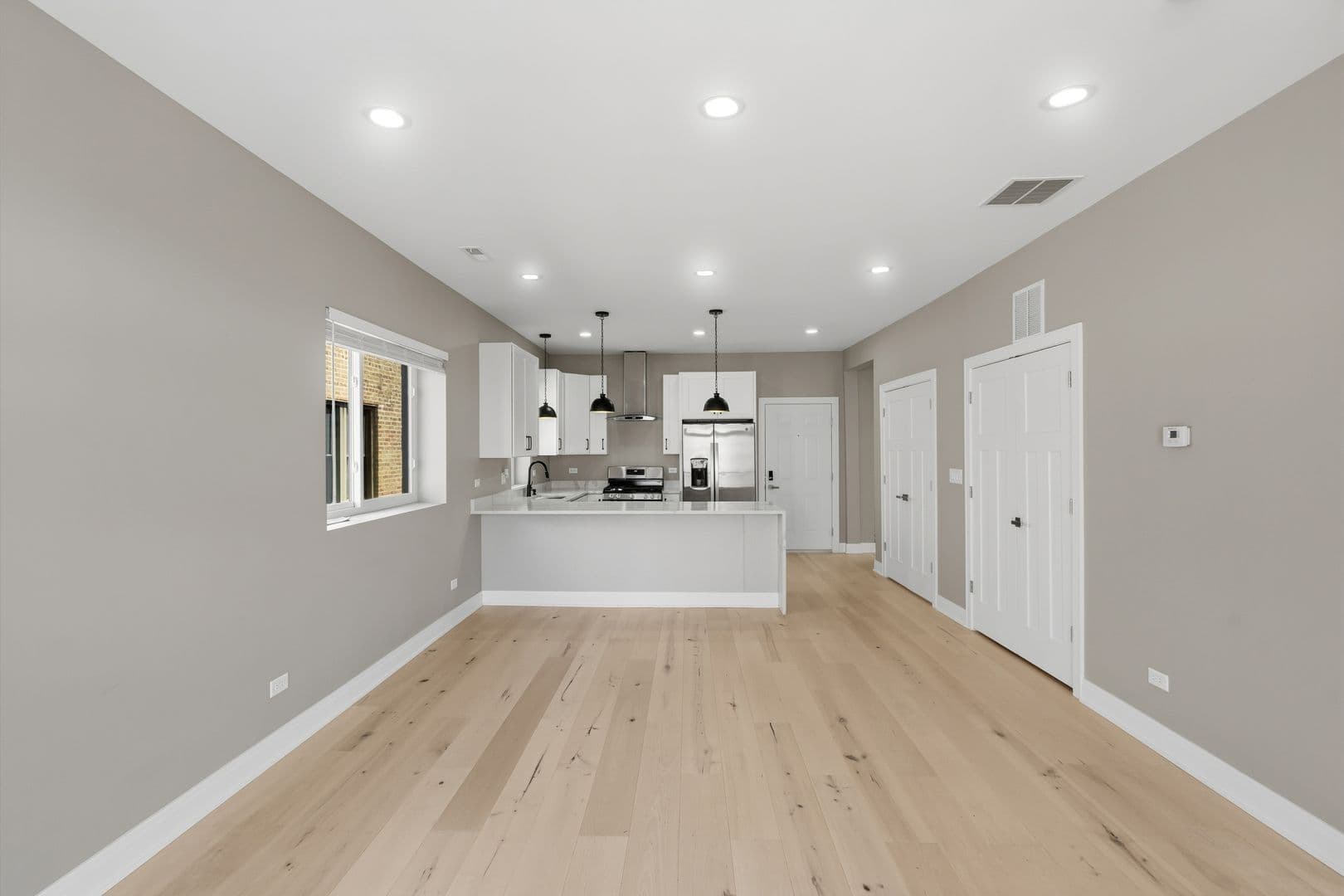 Chicago Apartment: 7428 N. Rogers Ave.