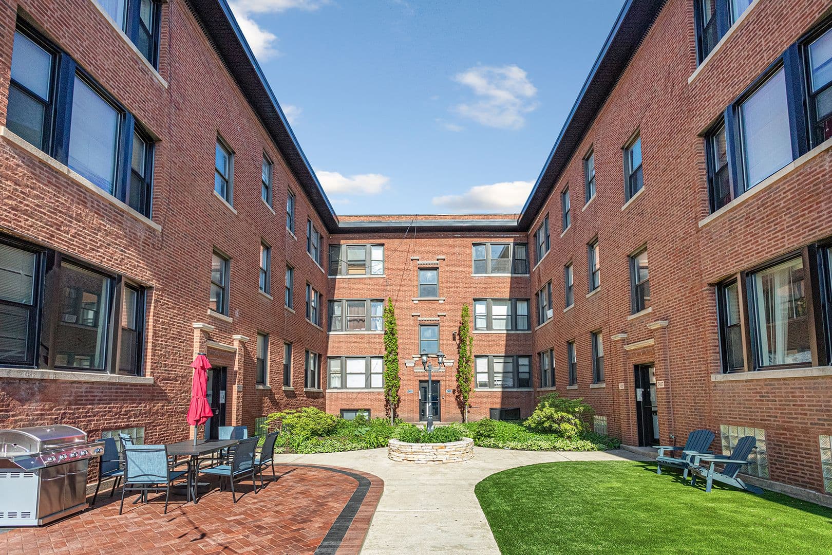 Chicago Apartment: 7417-27 N Clark