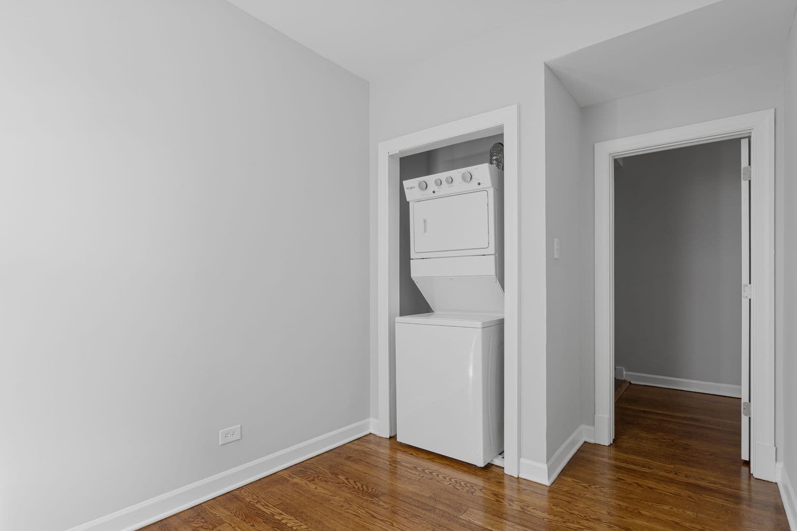 Chicago Apartment: 7700-7706 N Marshfield Ave; 1638-1642 W Jonquil Ter