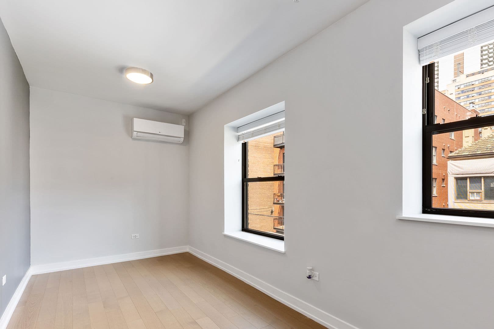 Chicago Apartment: 6019 N Winthrop Avenue