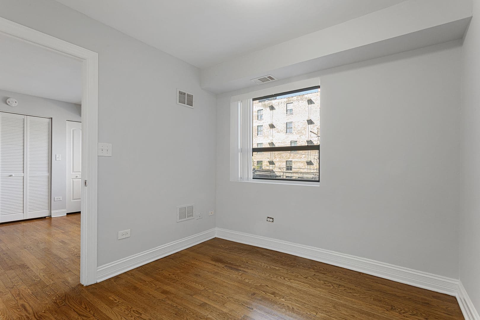 Chicago Apartment: 7616 N Marshfield Ave