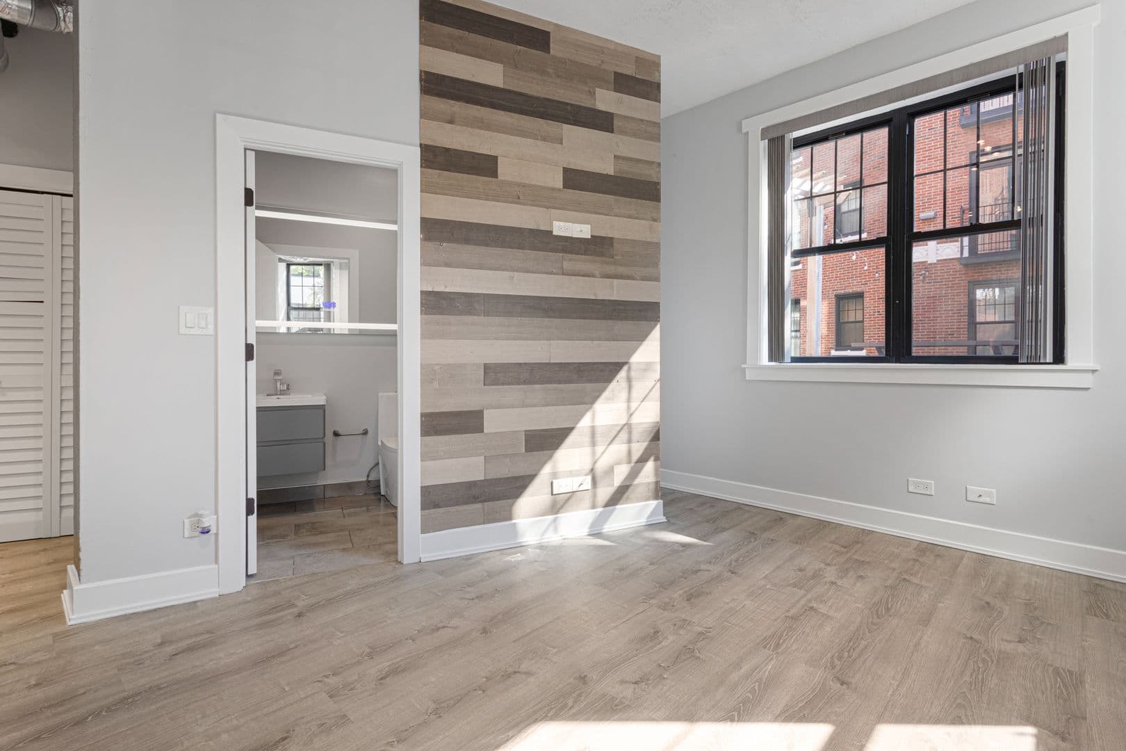 Chicago Apartment: 7645 N Sheridan Rd