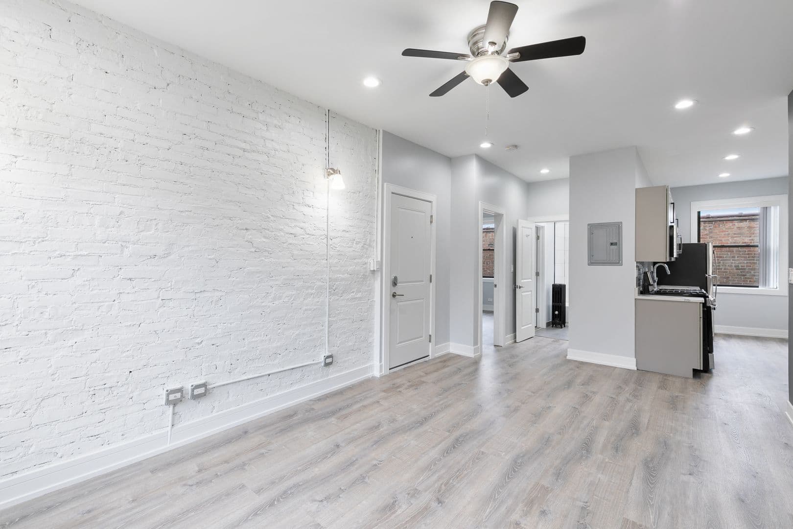 Chicago Apartment: 7618 - 26 N.Eastlake Terrace