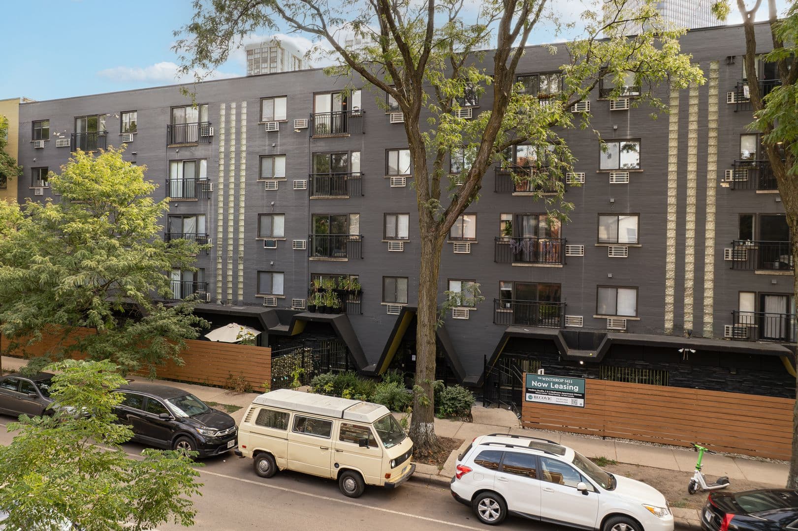 Chicago Apartment: 5411 N Winthrop Avenue