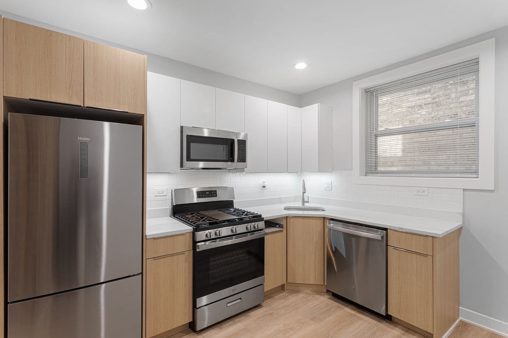 Chicago Apartment: 7381-89 N. Damen Ave