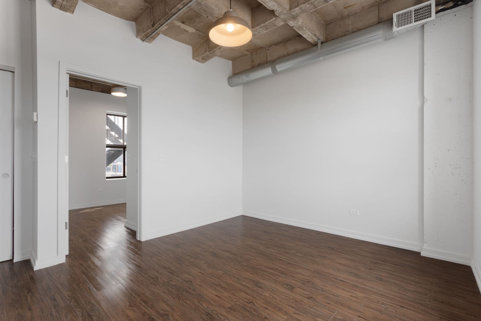 Chicago Apartment: 1325 W Wilson Avenue