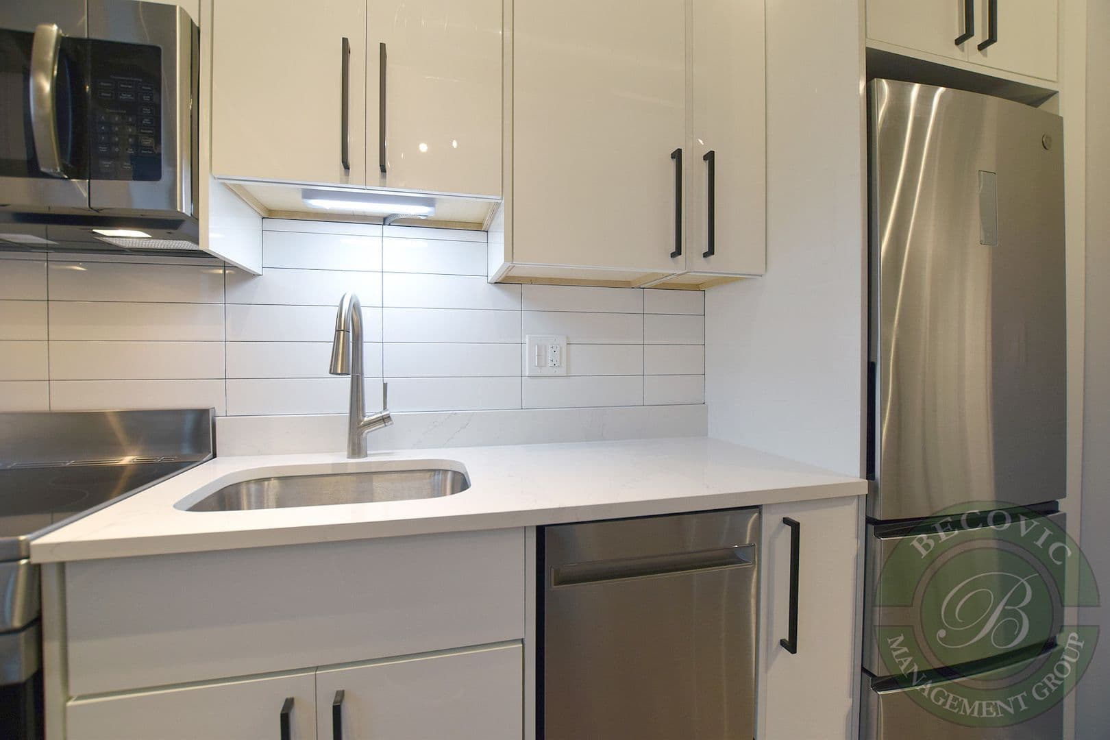 Chicago Apartment: 7645 N Sheridan Rd