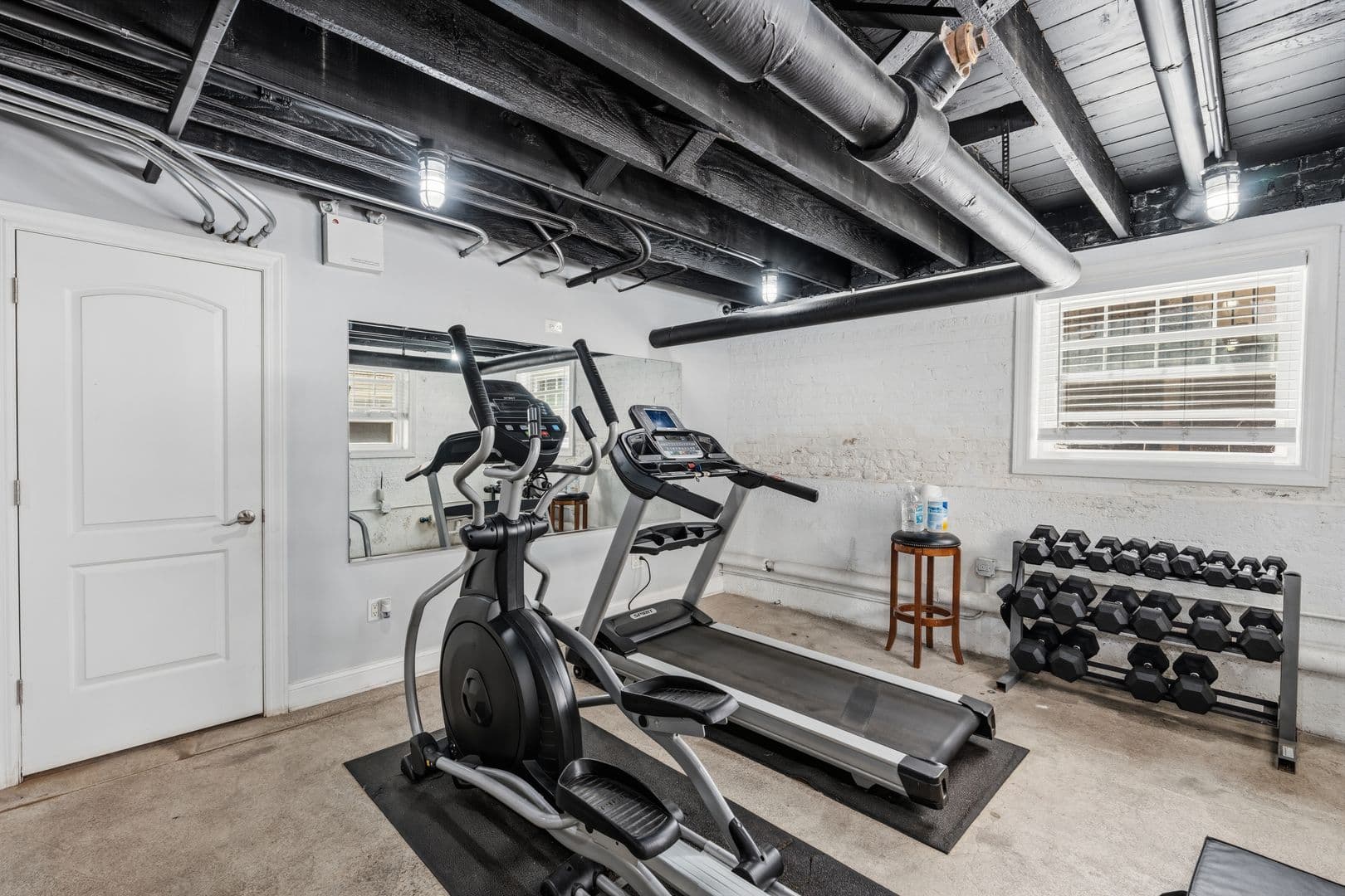 Chicago Apartment: 6035-6045 N Winthrop