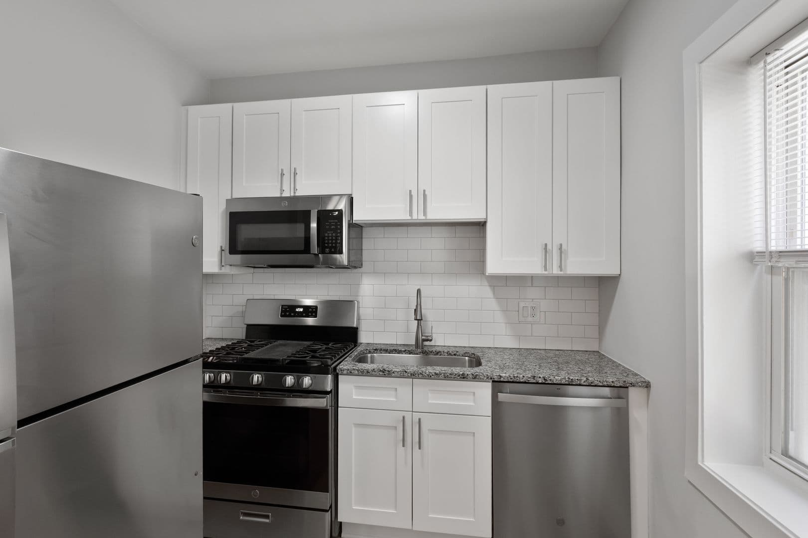 Chicago Apartment: 7600 N Sheridan Road